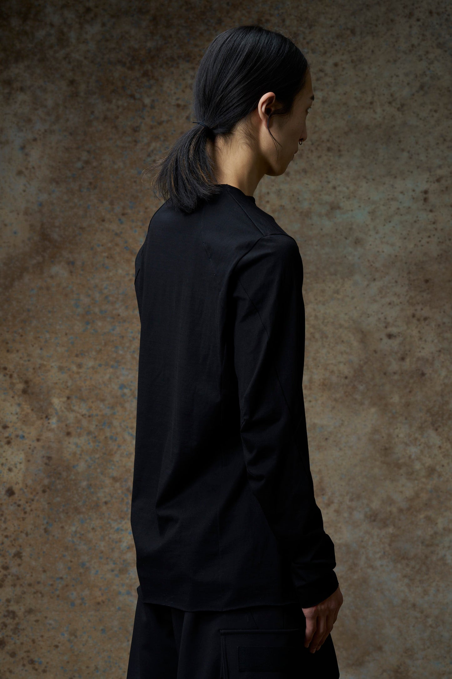 Charcoal Raw Edge Crewneck Raglan Cotton T-shirt