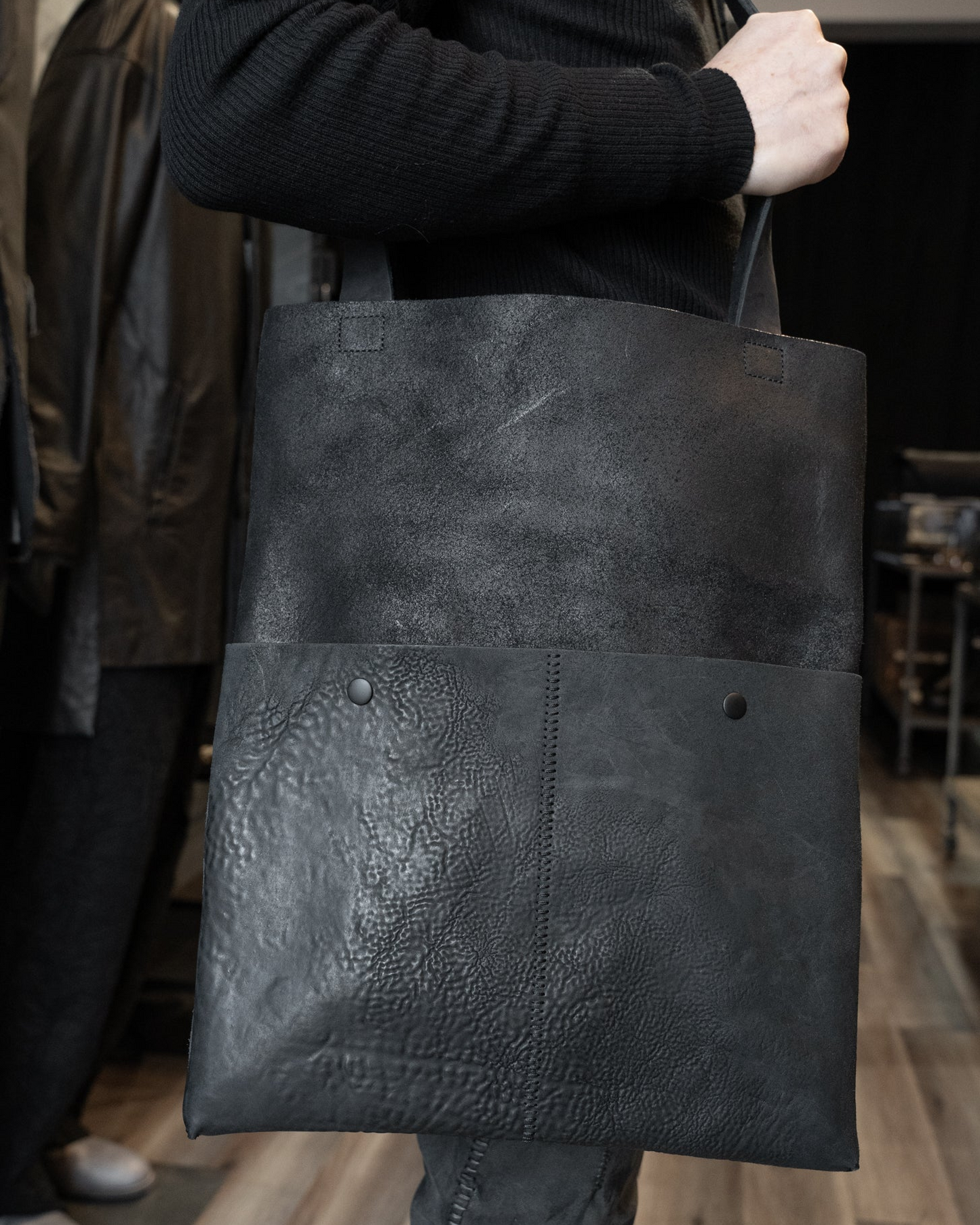 Black Reverse Horse Culatta Porta XL Tote Bag 2