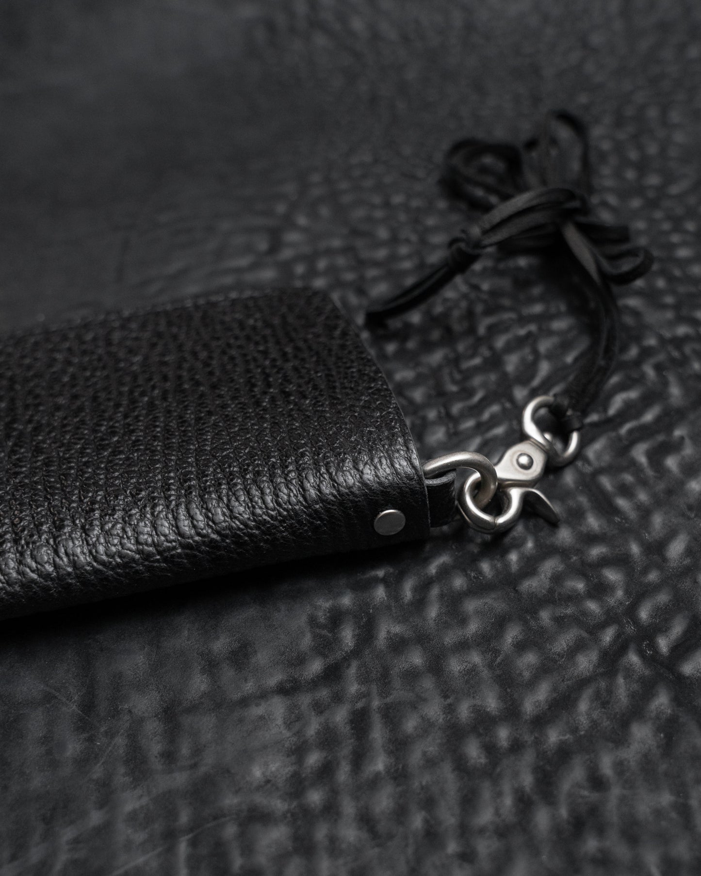 Black Shark Texture Bovine Kinich 2 Eyewear Pouch