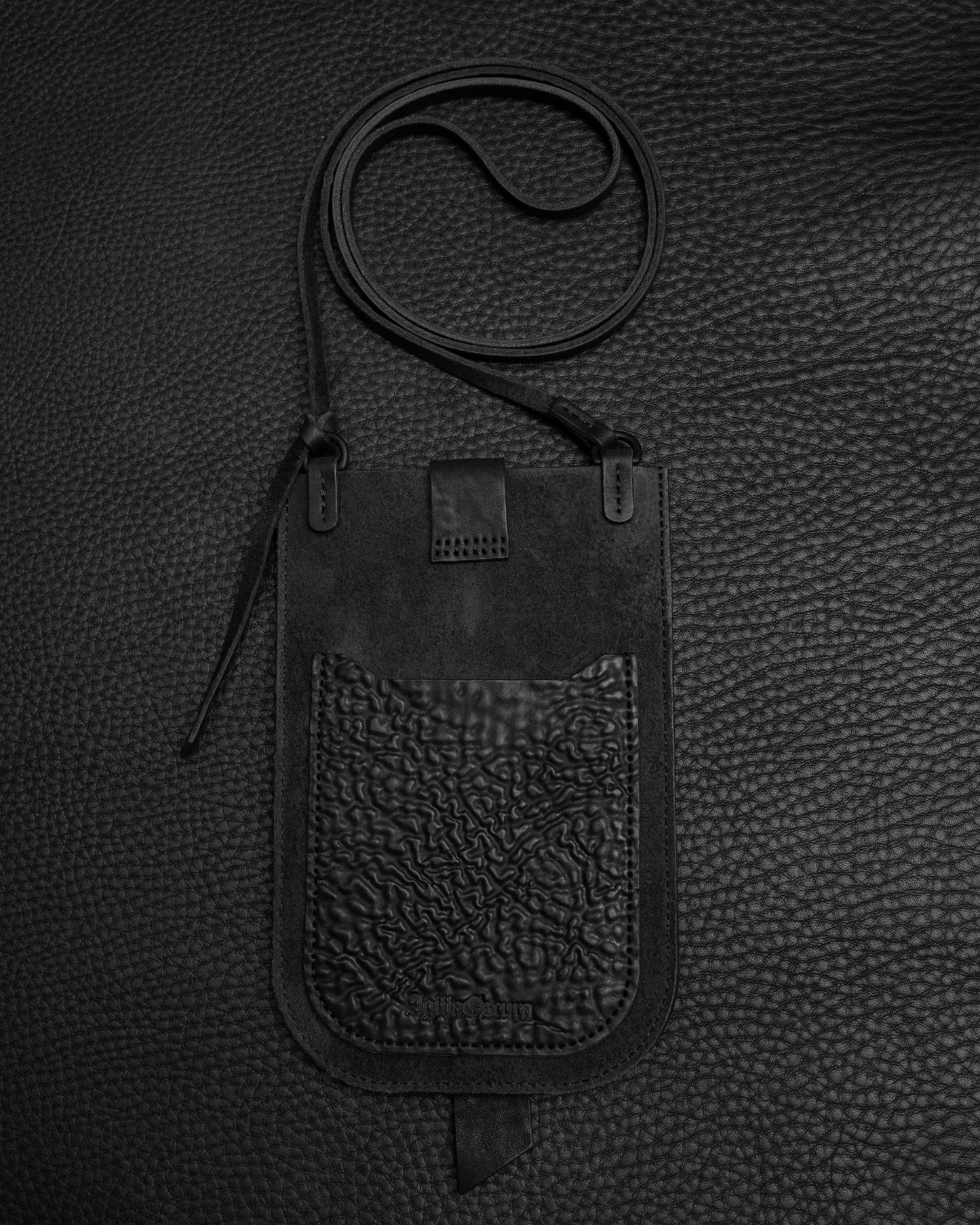 Black Reverse Culatta Viaje Travel Pouch