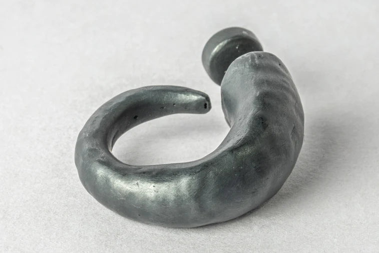 Horn Earring E2204-2-KA