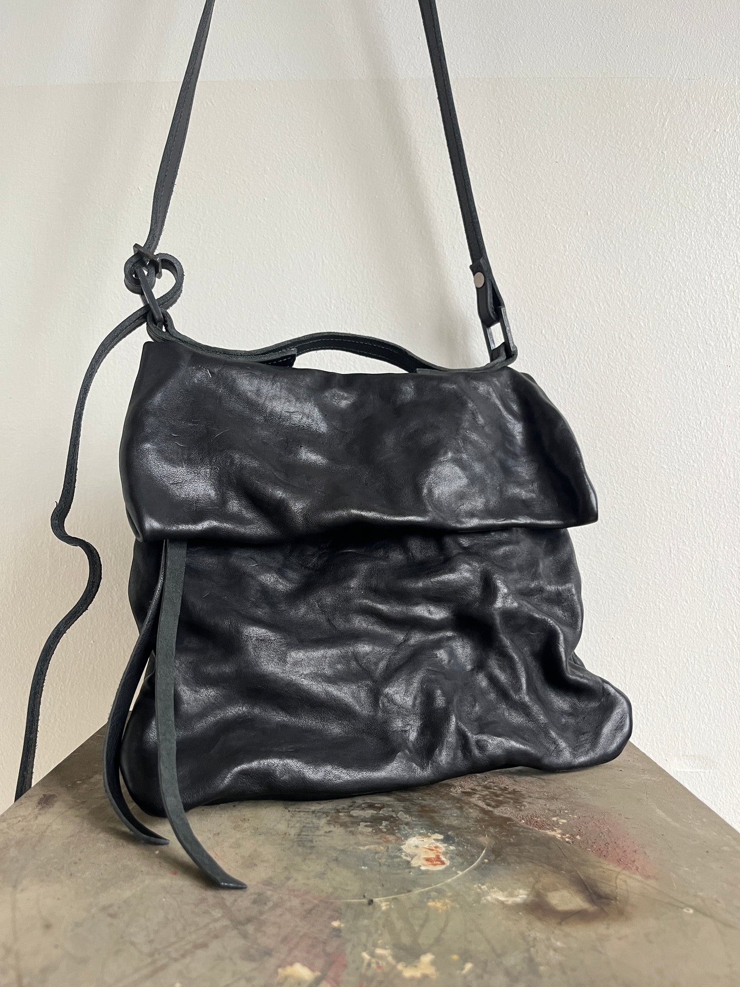 Black Horse Shoulder Leather Folded Messenger Bag