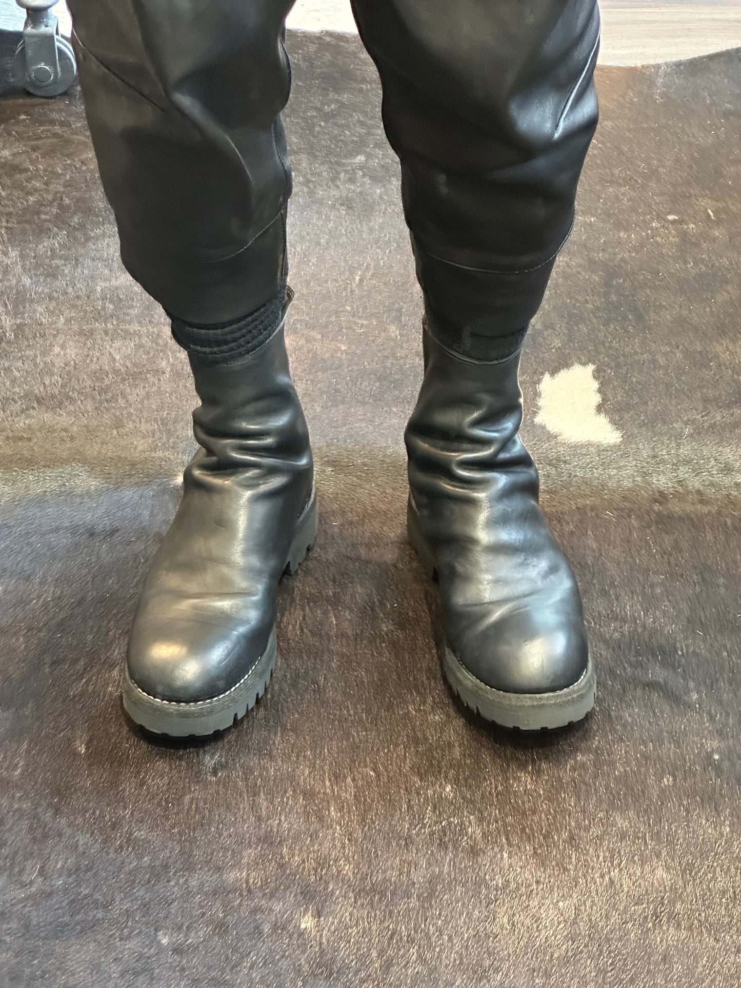 Black Back Zip Boots Vibram 796V