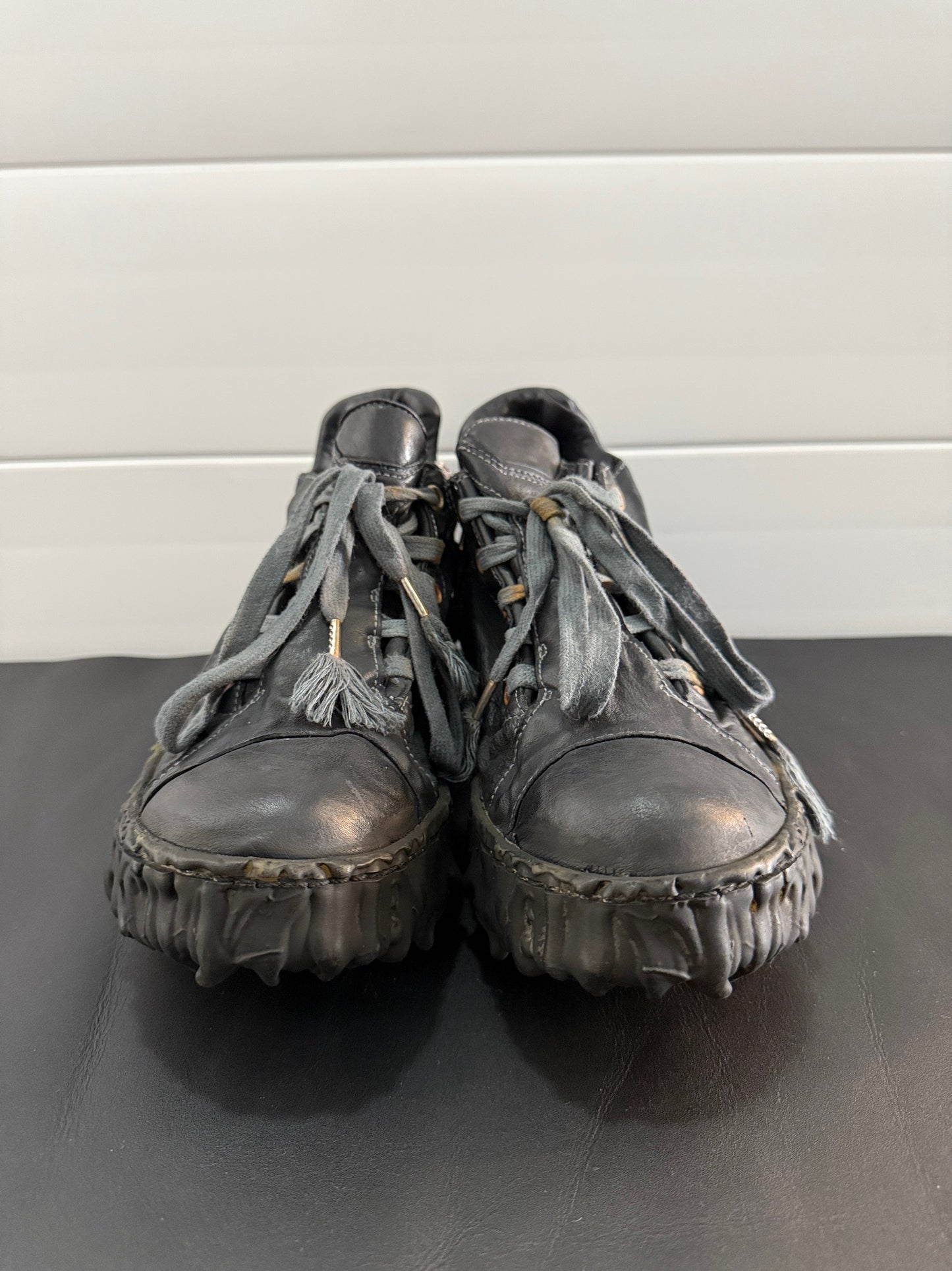 Slate Melt Clash Low Top Sneakers
