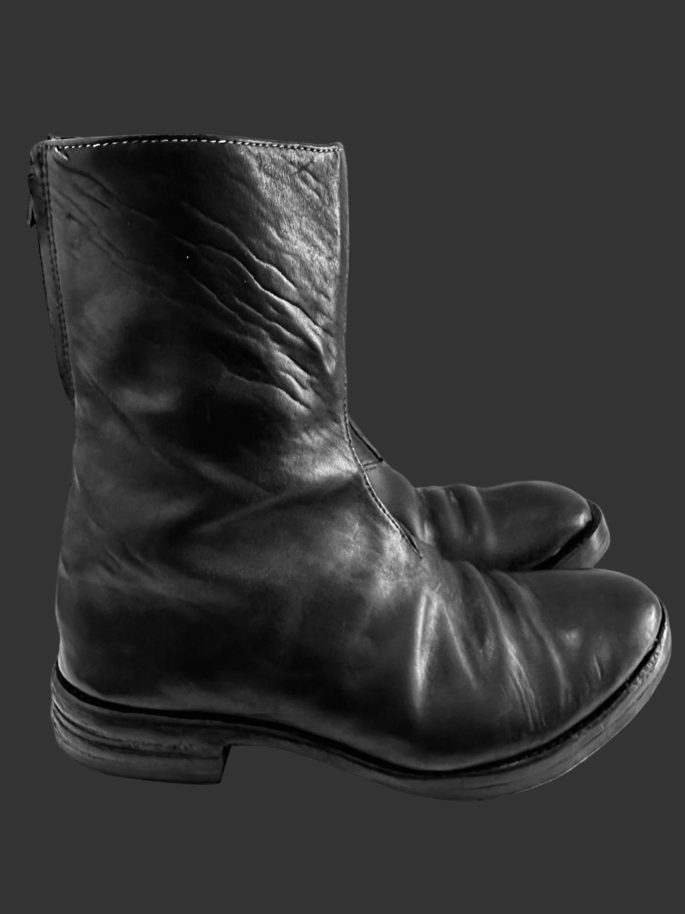 Black Diagonal Zipper Boots AM/2521SX LUC-PTC/010 by Carol Christian Poell