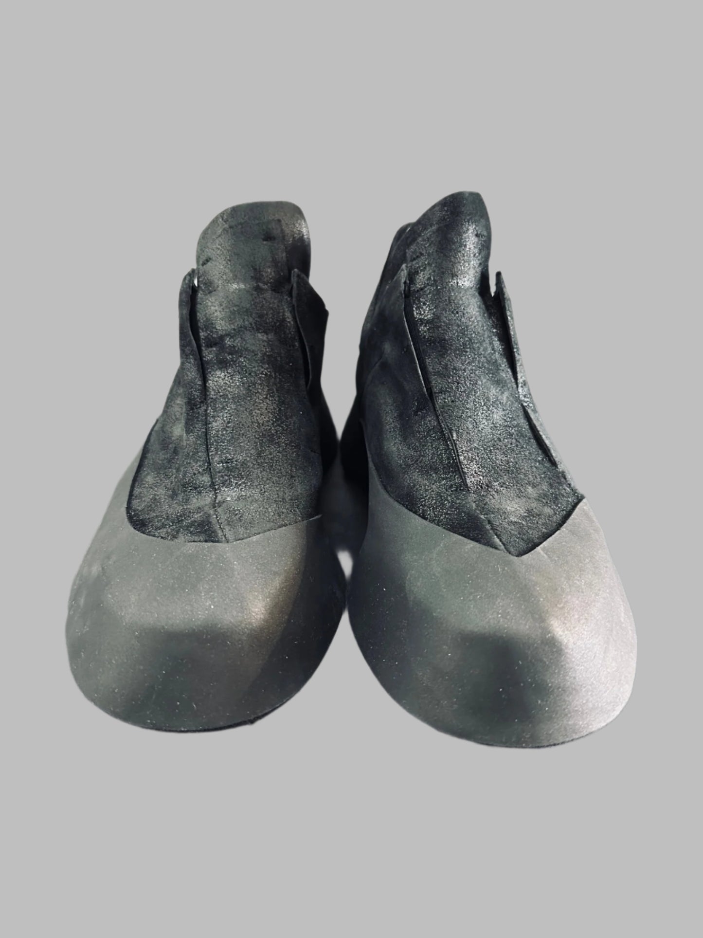 Black Distortion Featherweight Low Top Slip-on Resin Reverse Horse Leather Sneakers