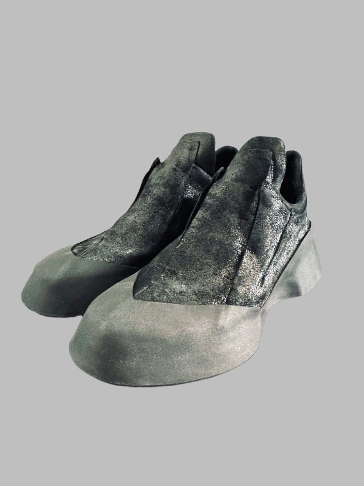 Black Distortion Featherweight Low Top Slip-on Resin Reverse Horse Leather Sneakers