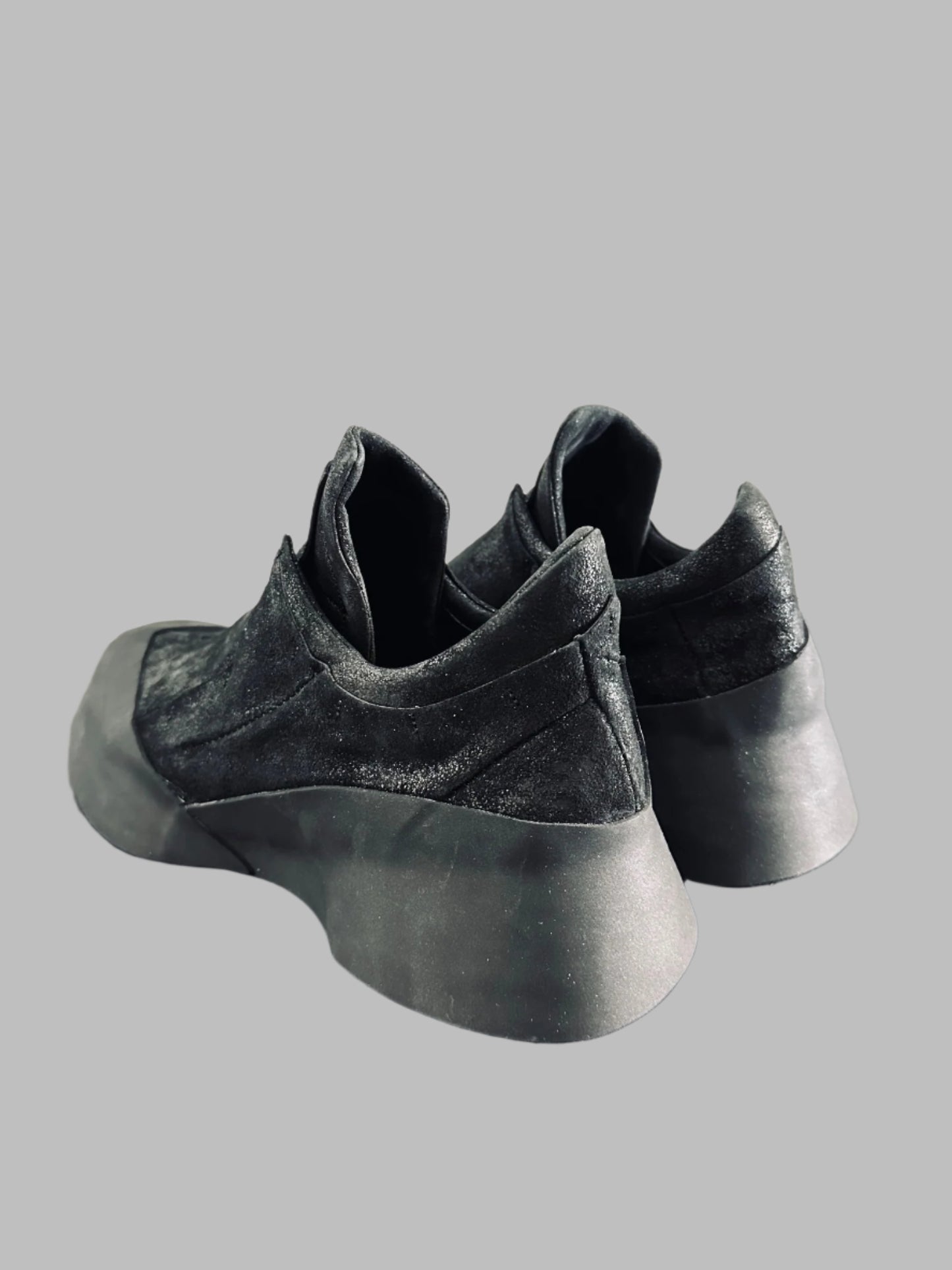 Black Distortion Featherweight Low Top Slip-on Resin Reverse Horse Leather Sneakers