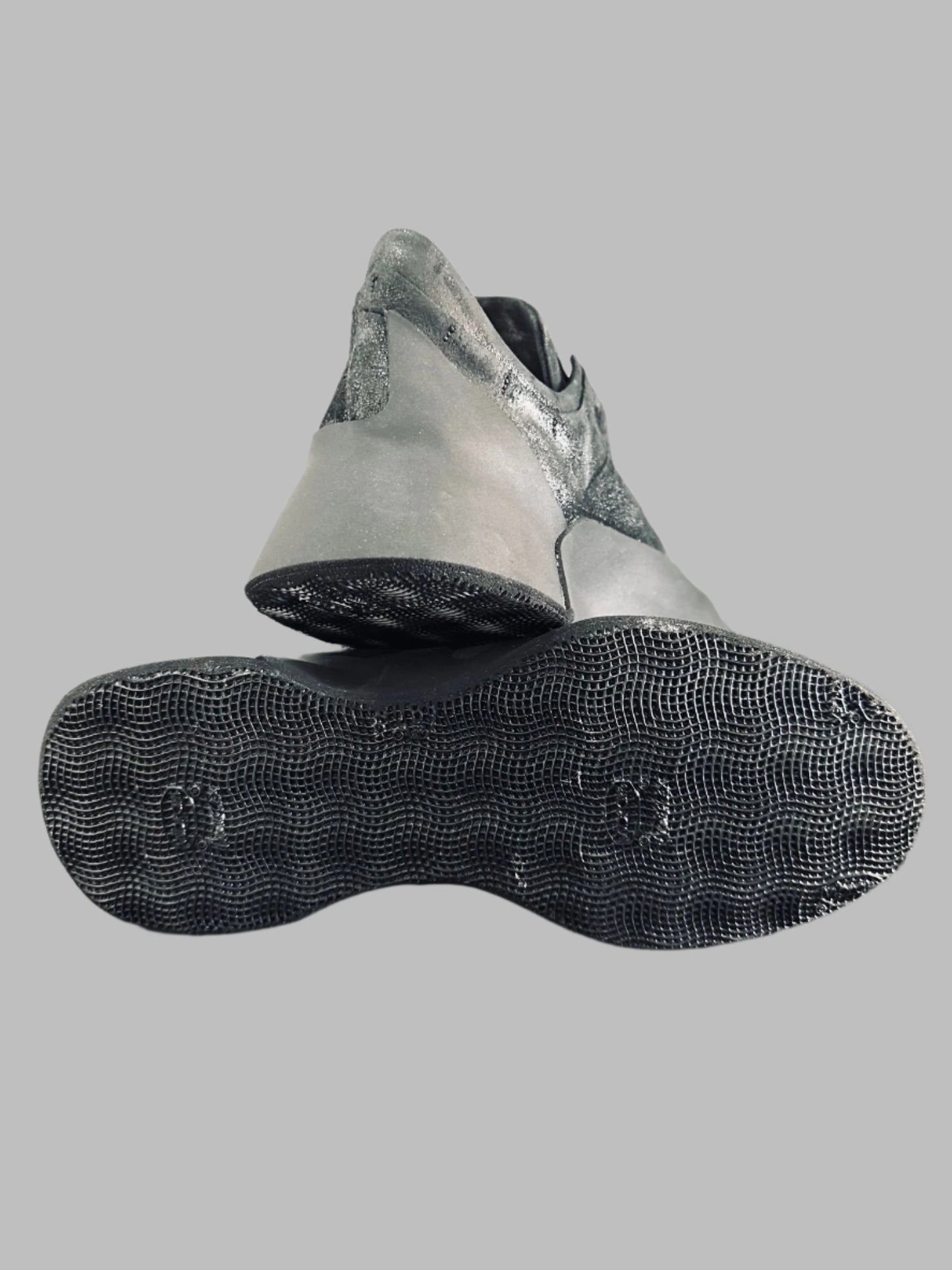 Black Distortion Featherweight Low Top Slip-on Resin Reverse Horse Leather Sneakers