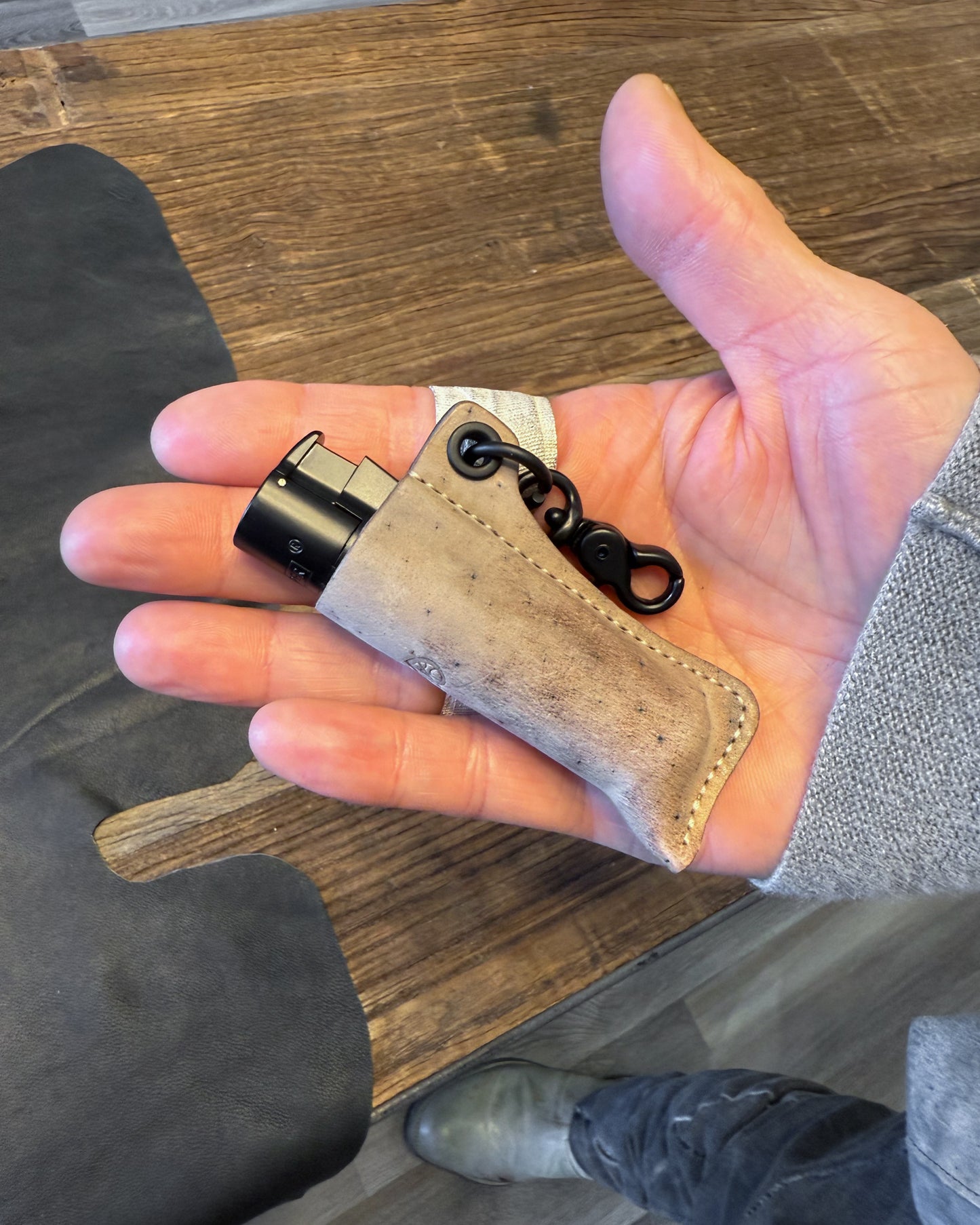 Greige Marmo Shell Cordovan Filo Lighter Sleeve