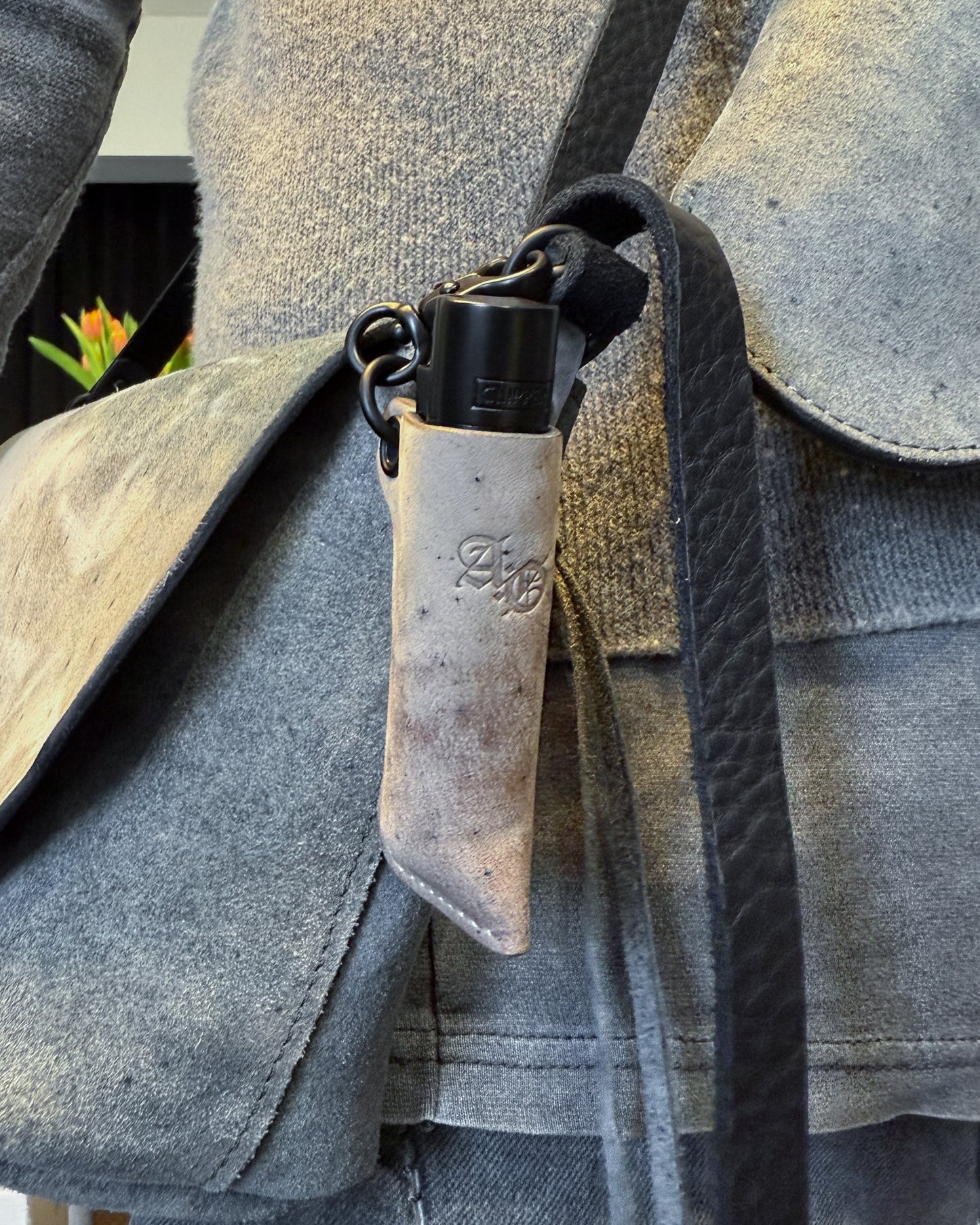 Greige Marmo Shell Cordovan Filo Lighter Sleeve