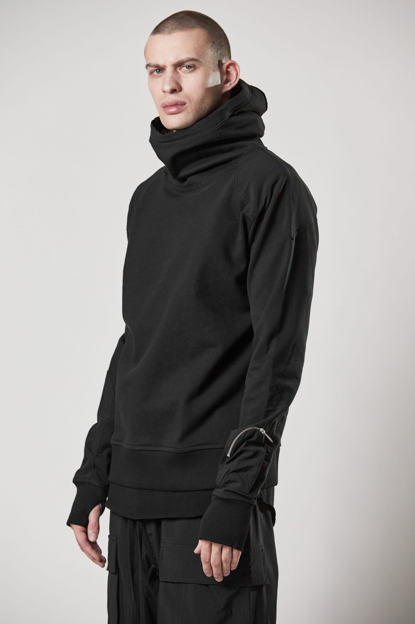 Black Pullover Hooded Jacket MS 172