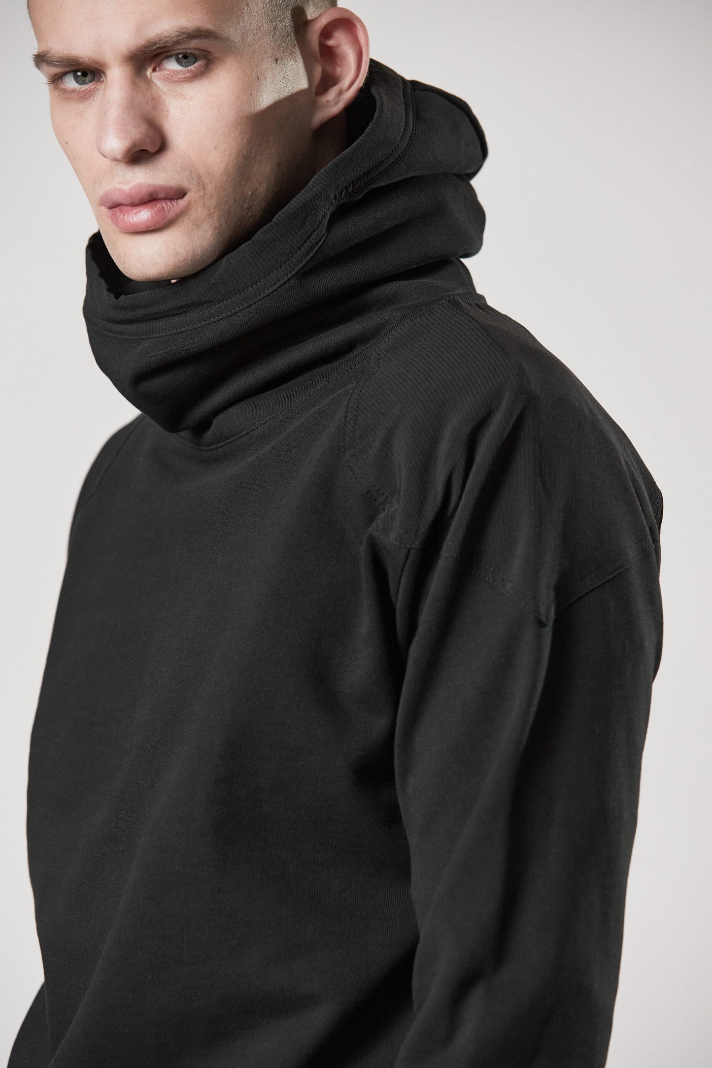 Black Pullover Hooded Jacket MS 172