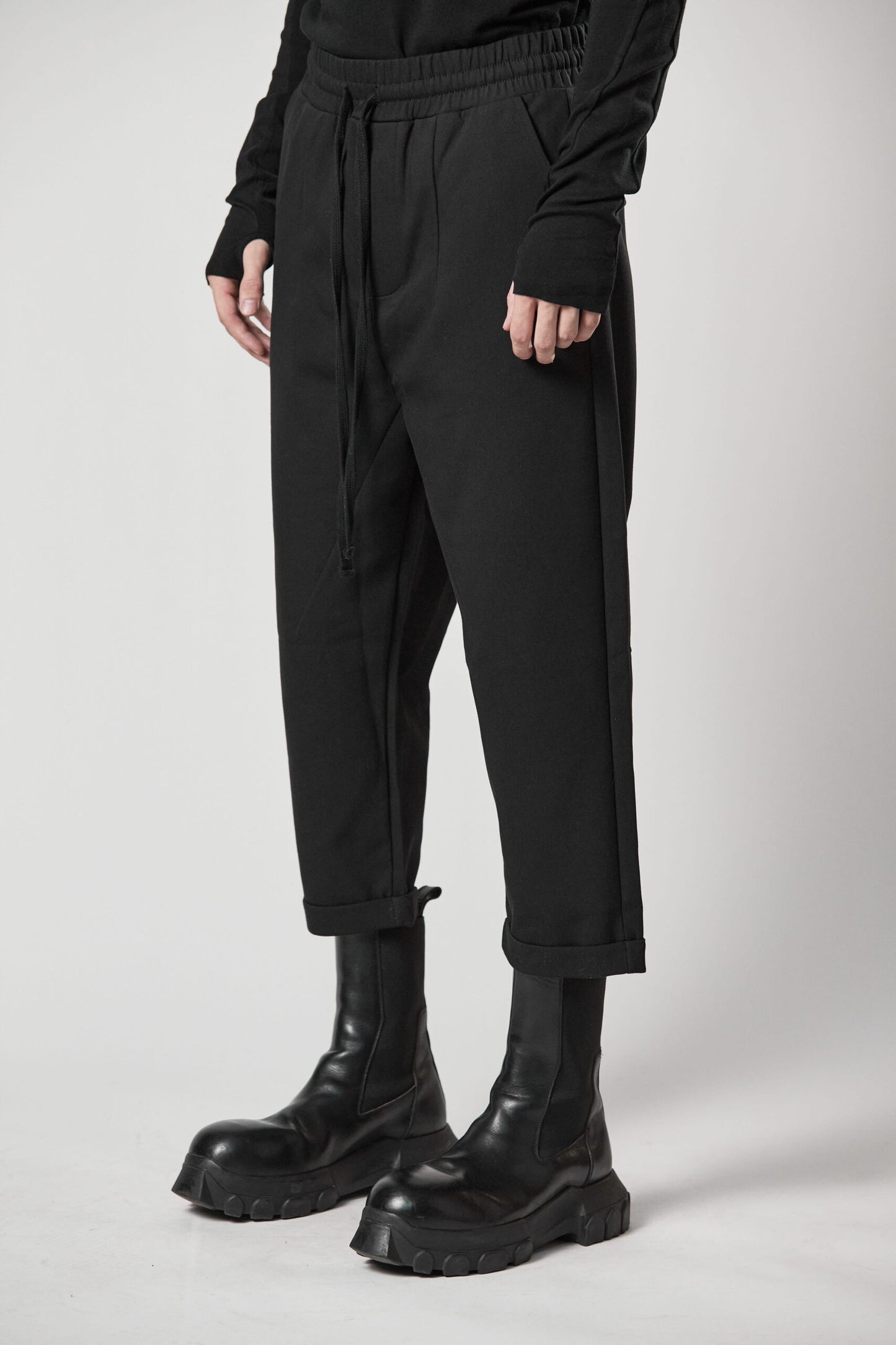 Black Cropped Leg Pants MST 450
