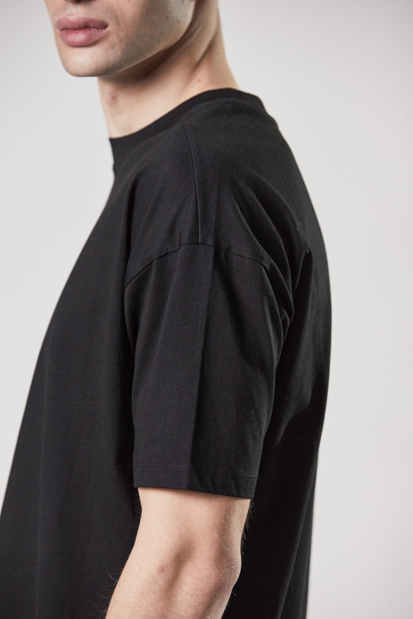Black Round Neck Half Sleeve T-shirt MTS 825