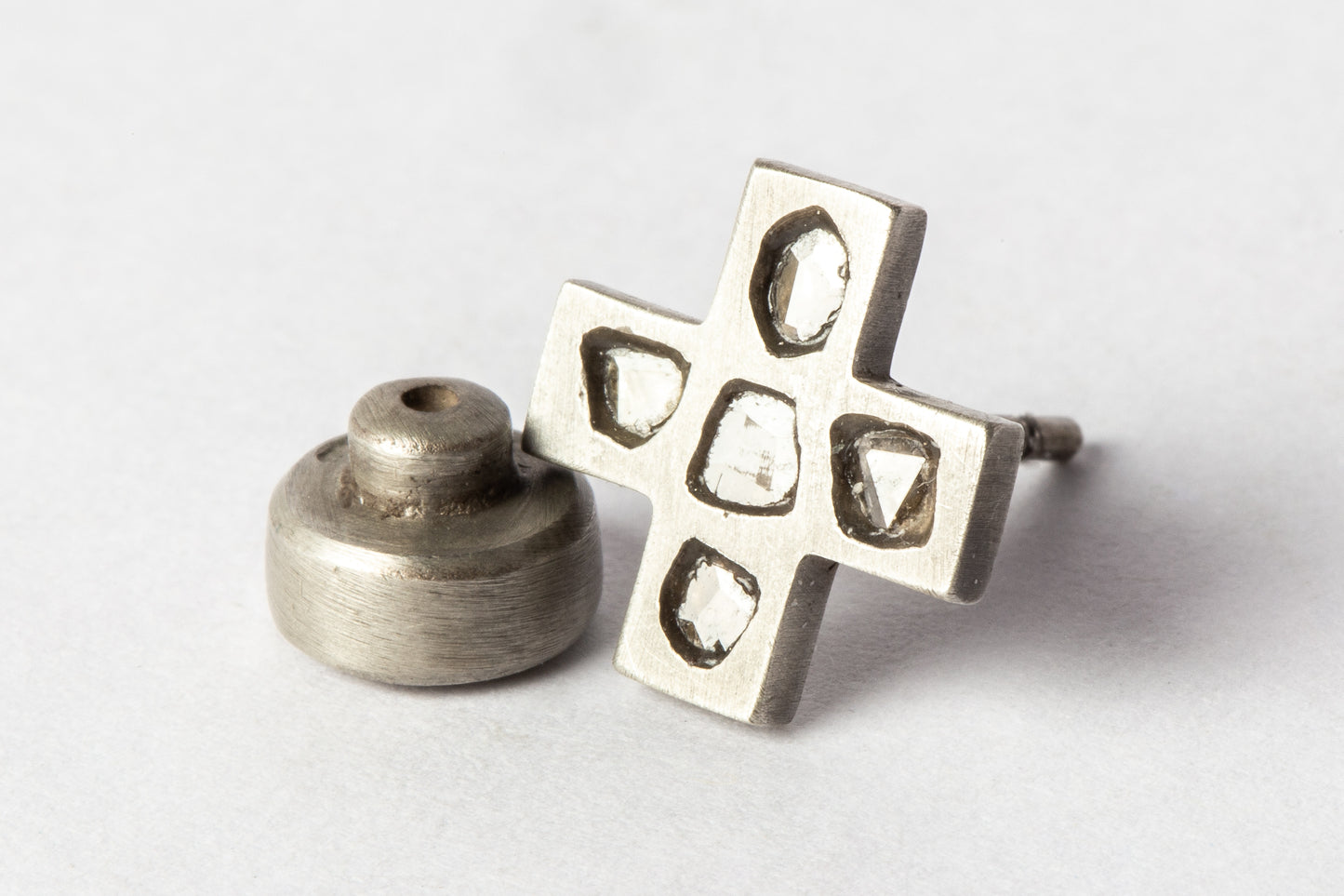 Plus Earring Mega Pavé 12mm 1135-11-DA+DIA