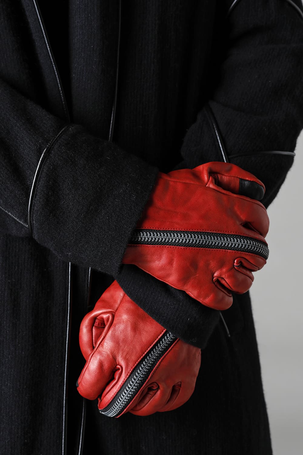 Red Horse Leather Zip Gloves