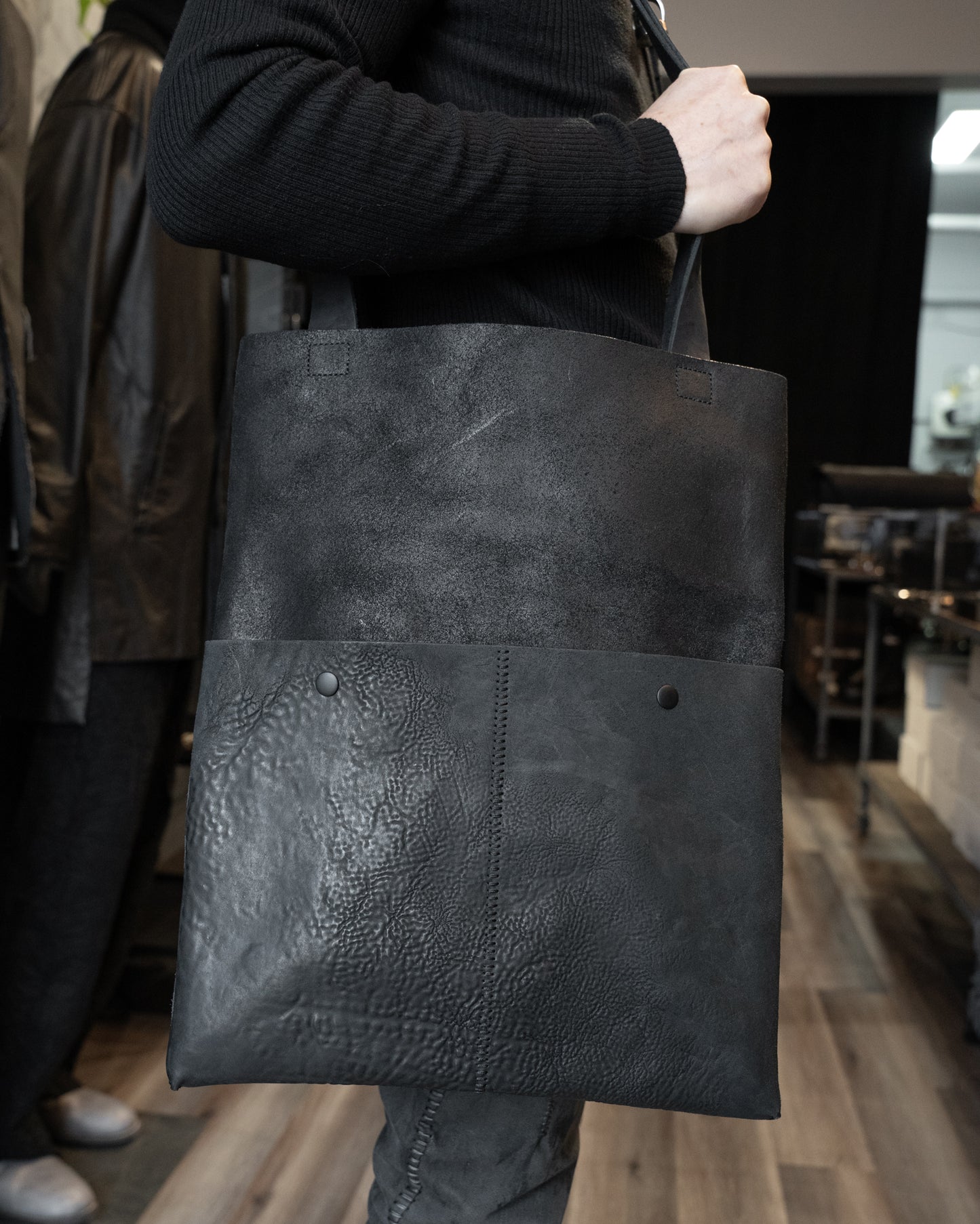 Black Reverse Horse Culatta Porta XL Tote Bag 2