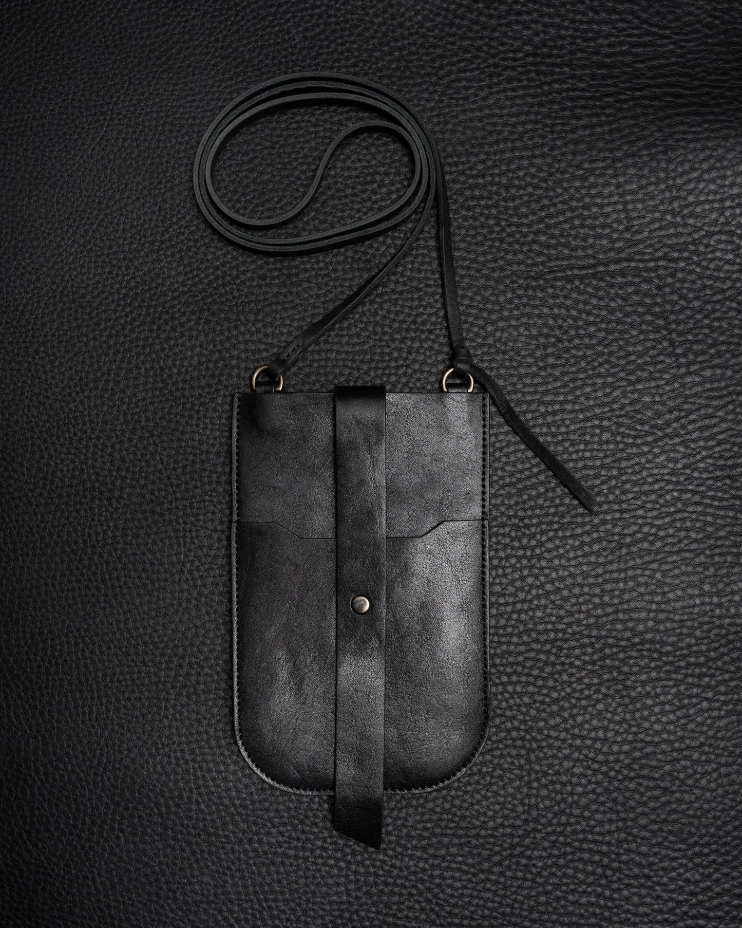 Black Horsehide Viaje Travel Pouch
