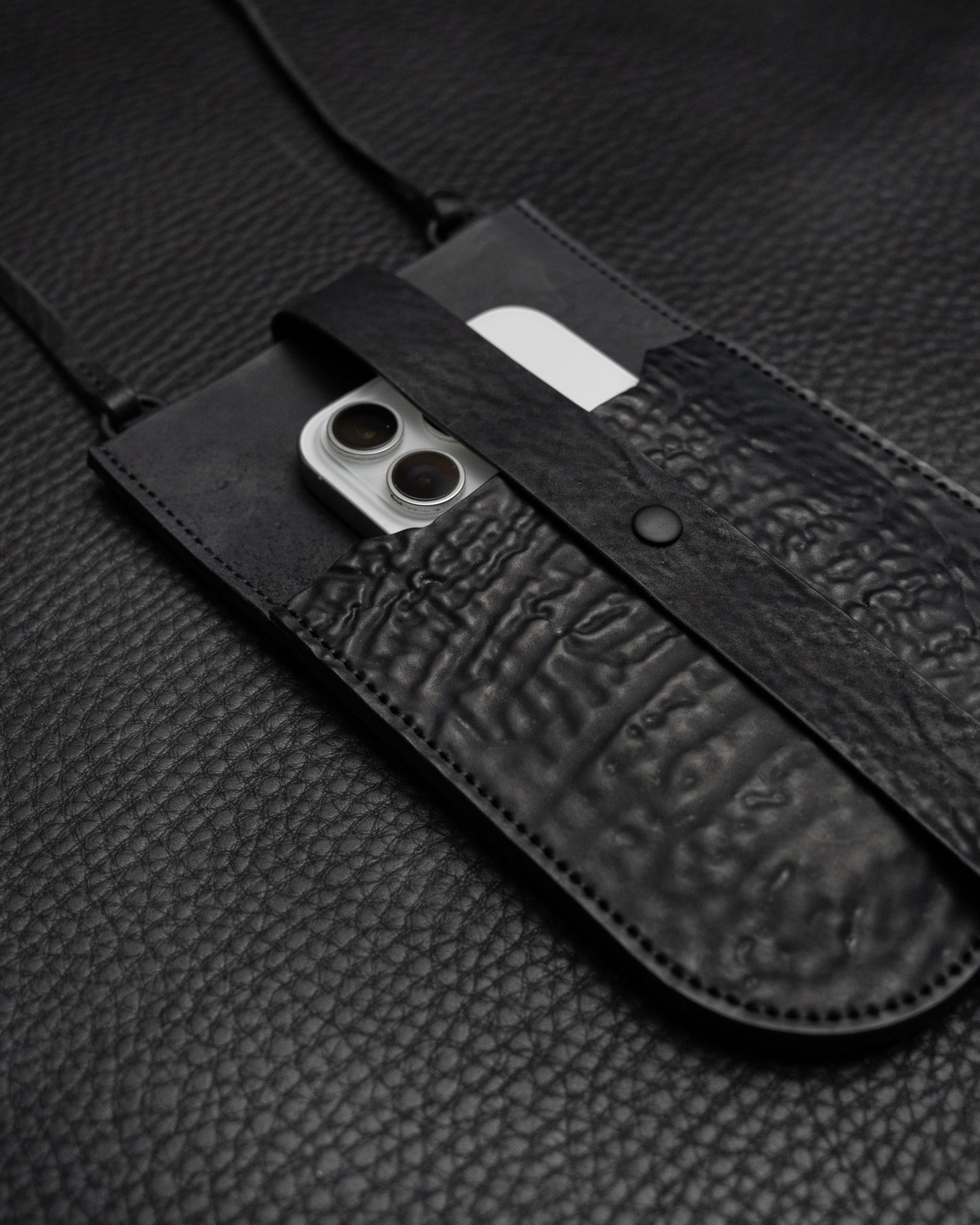 Black Reverse Culatta Viaje Travel Pouch