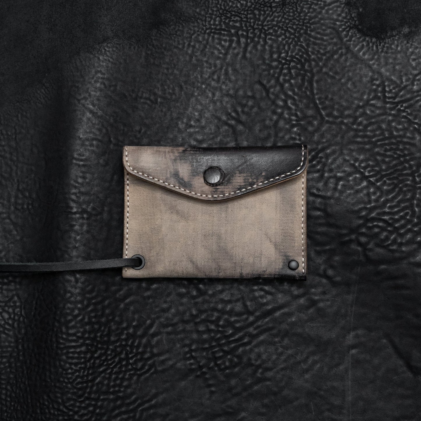 Fragment Series Cadena Cuero Card Holder