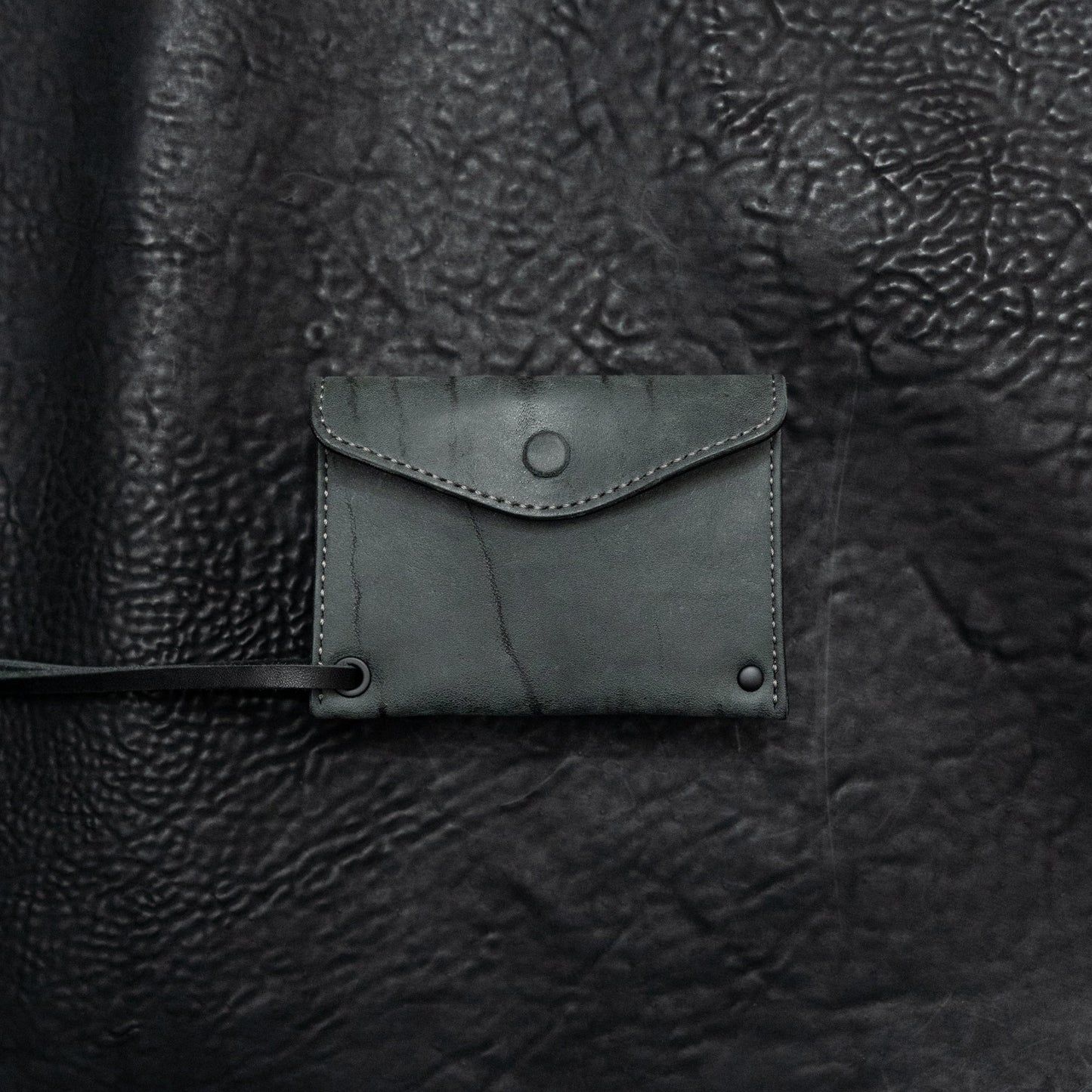 Anthracite Wild Thing Cadena Cuero Card Holder