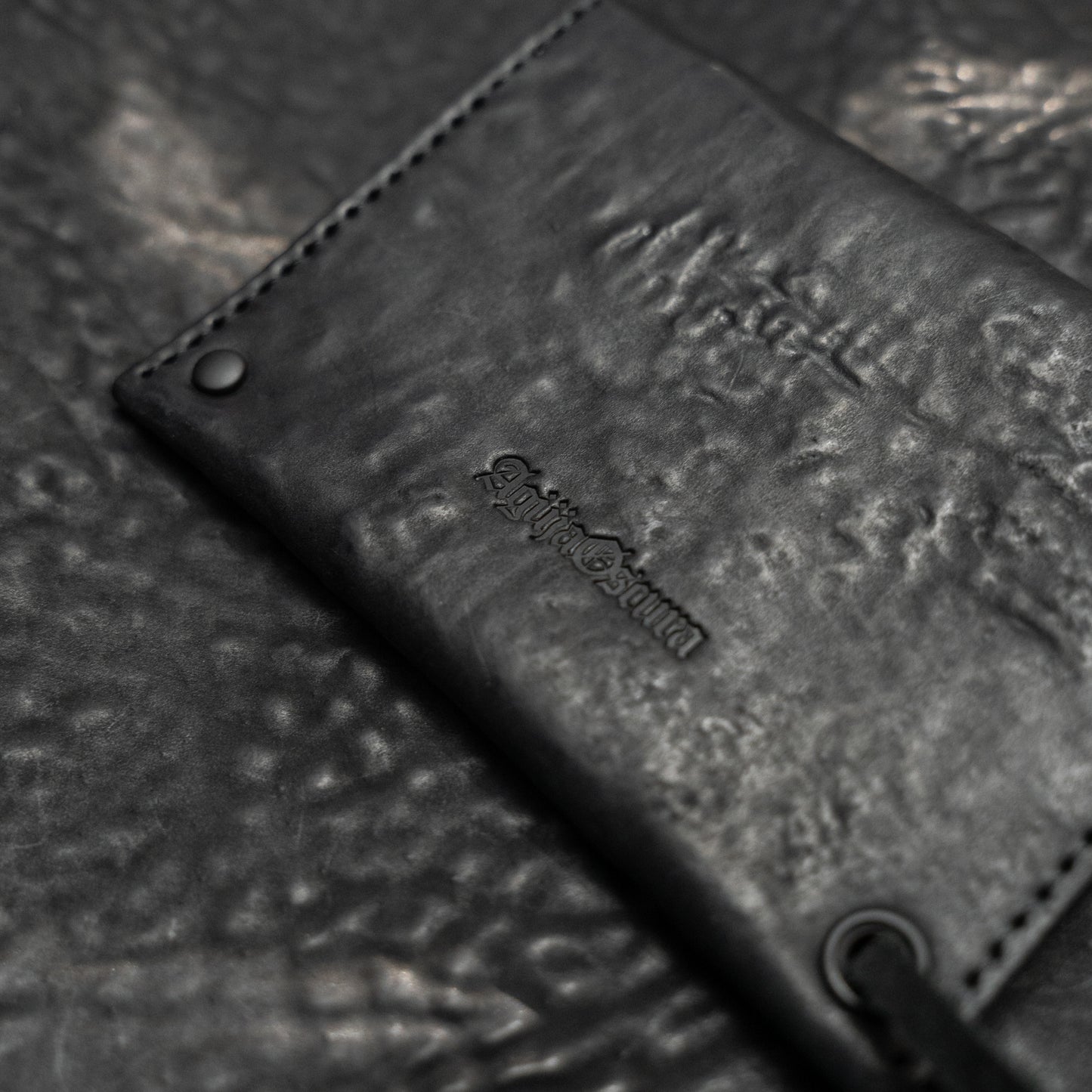 Black Reverse Culatta Cadena Cuero Card Holder