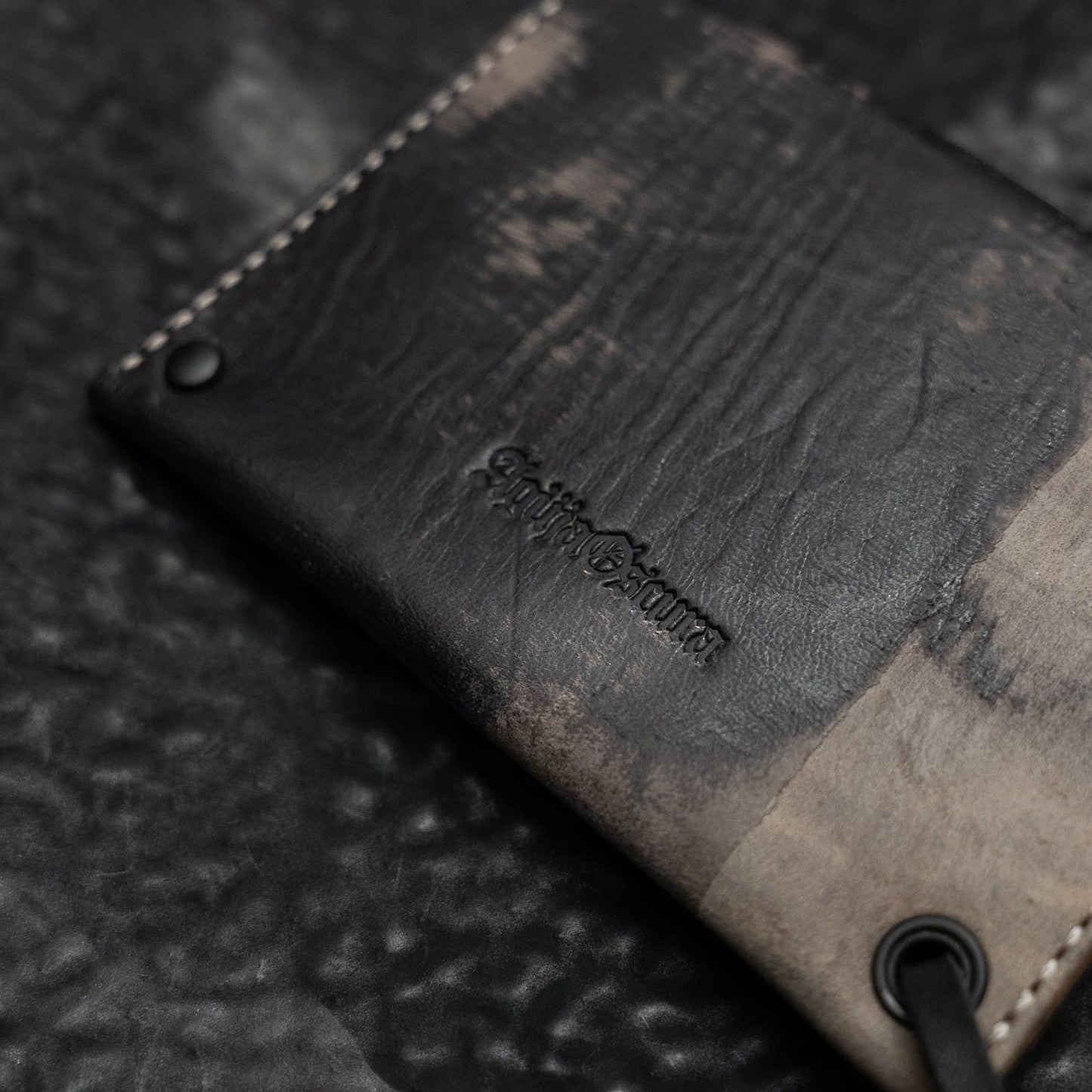 Fragment Series Cadena Cuero Card Holder