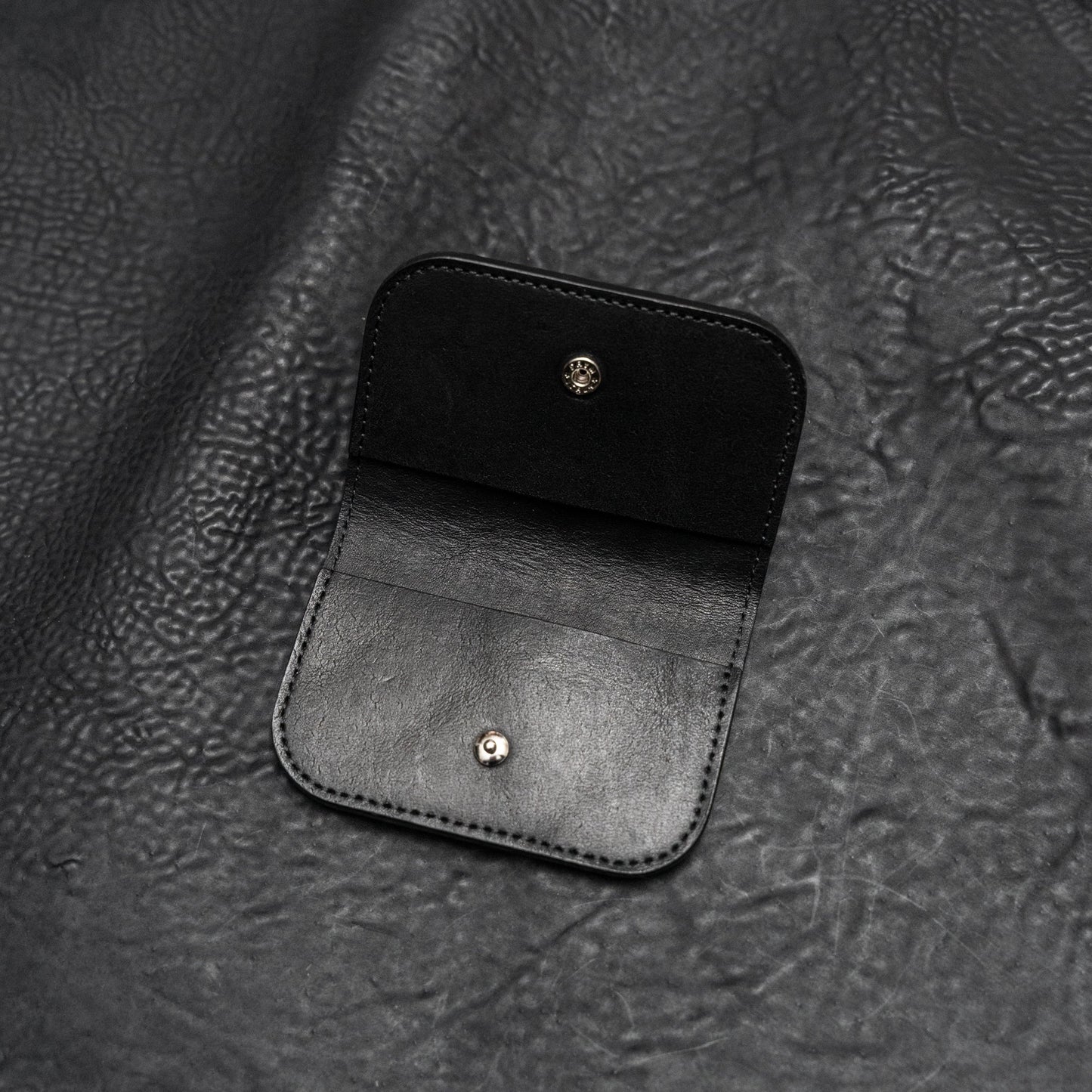 Black Alligator Balam Snap Card Holder