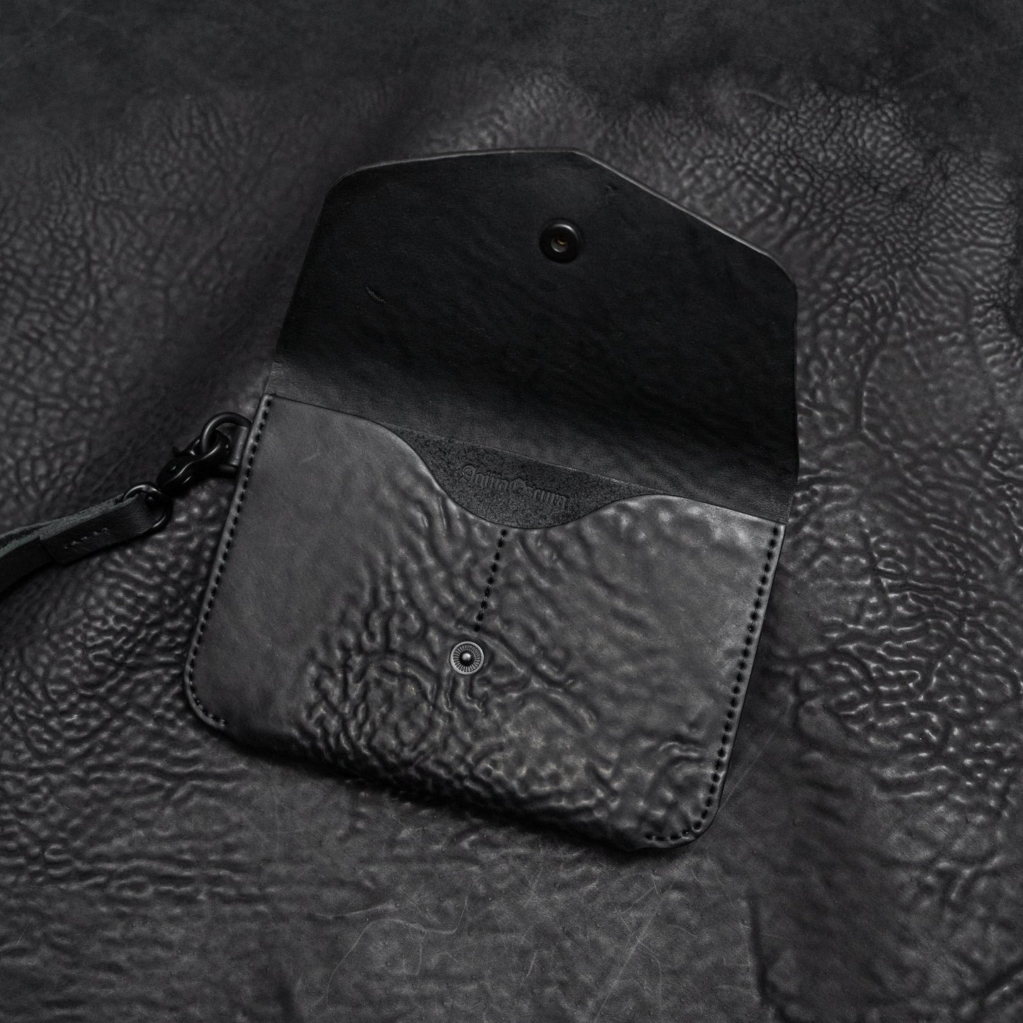 Black Reverse Culatta Viaje Travel Wallet