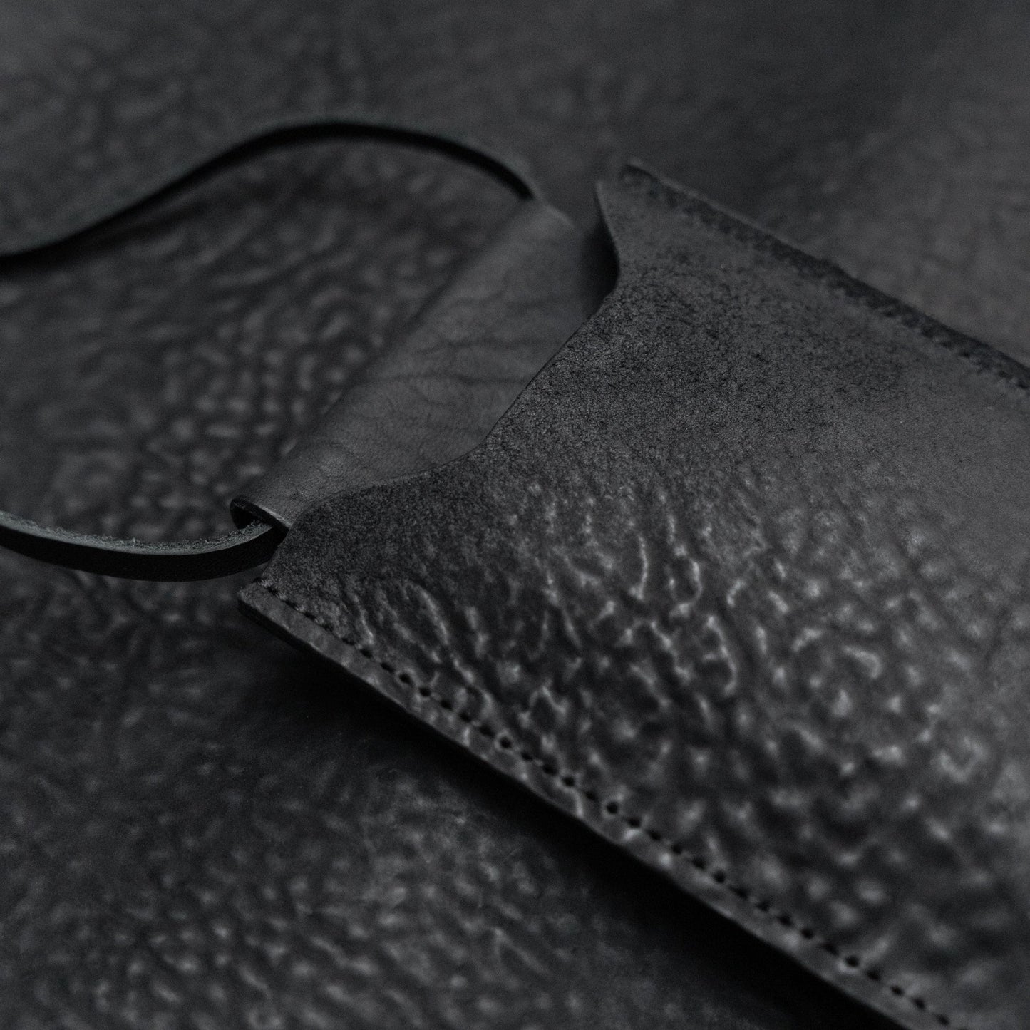 Black Reverse Culatta Talon Phone Pouch