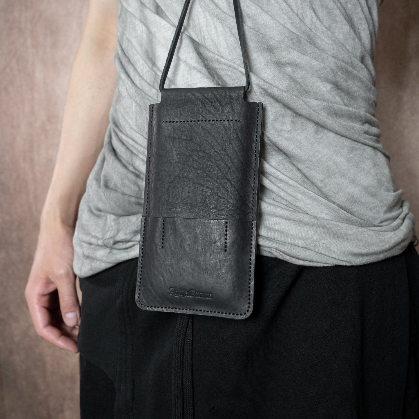 Black Reverse Culatta Talon Phone Pouch