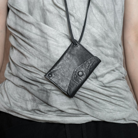 Black Reverse Culatta Cadena Cuero Card Holder