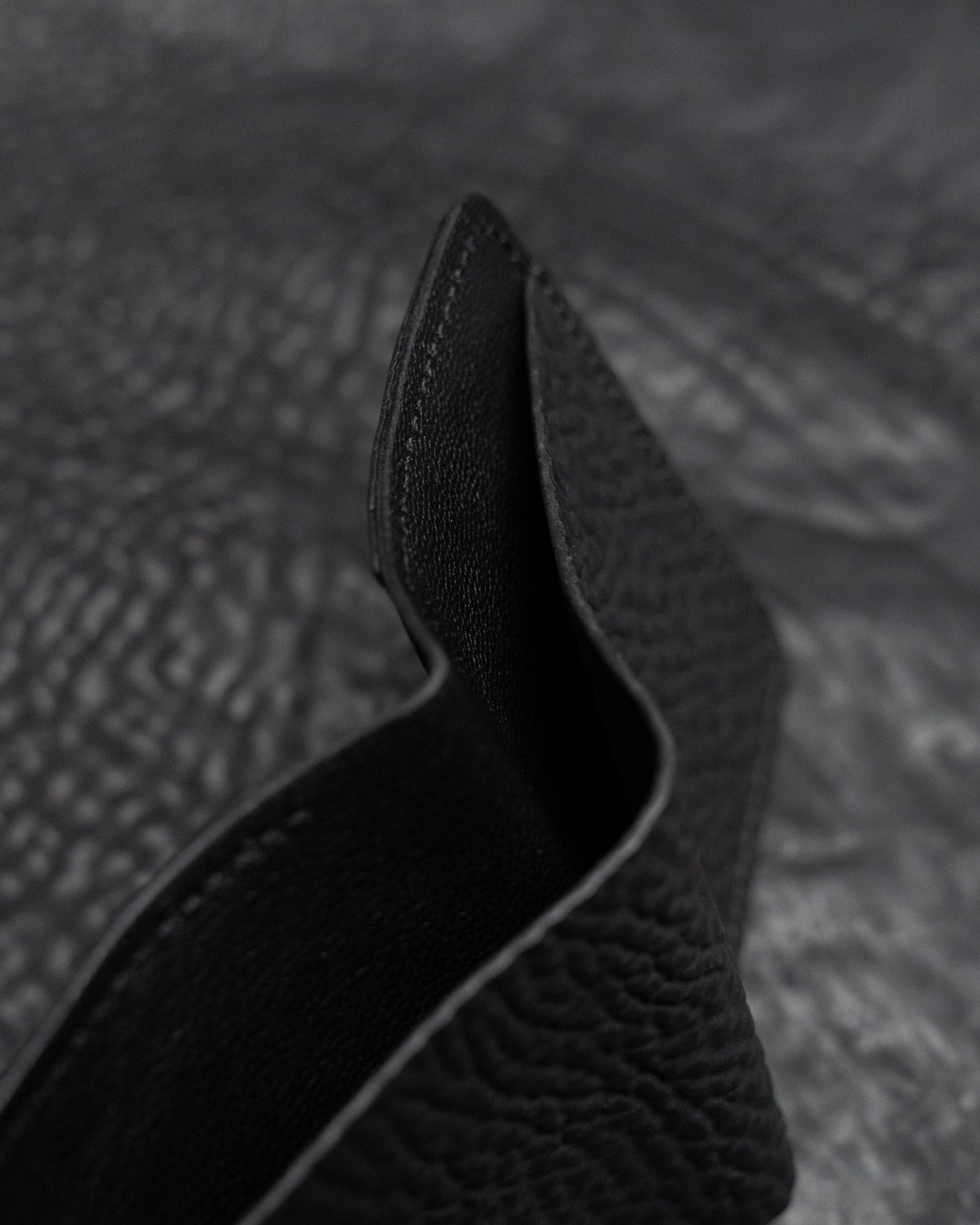 Black Culatta Horse Leather Double Bifold