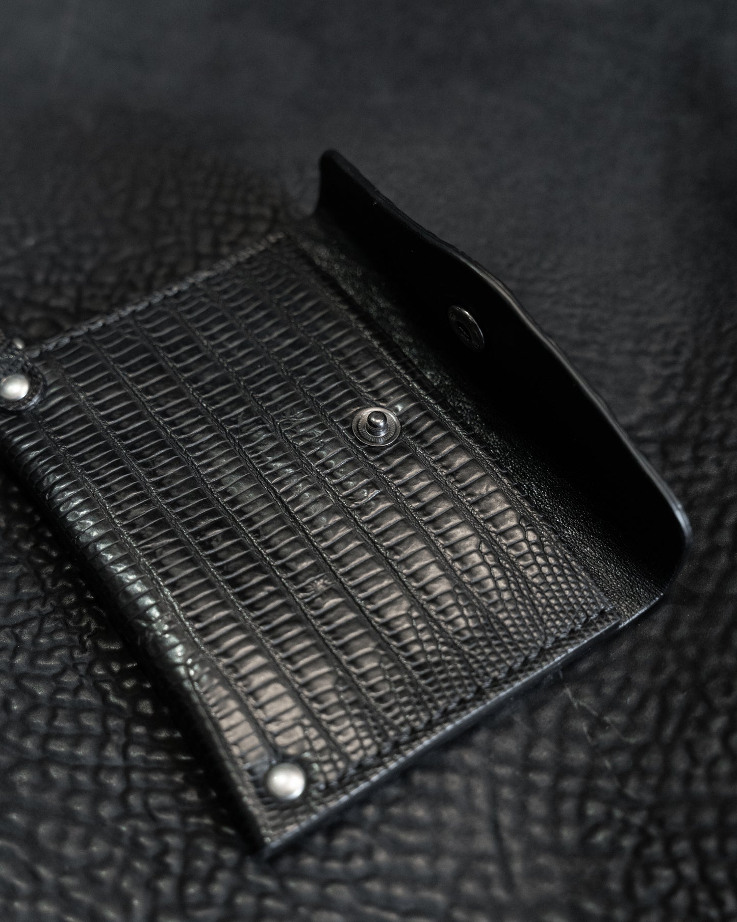 Black Lizard Cadena Card Case with Curb Chain