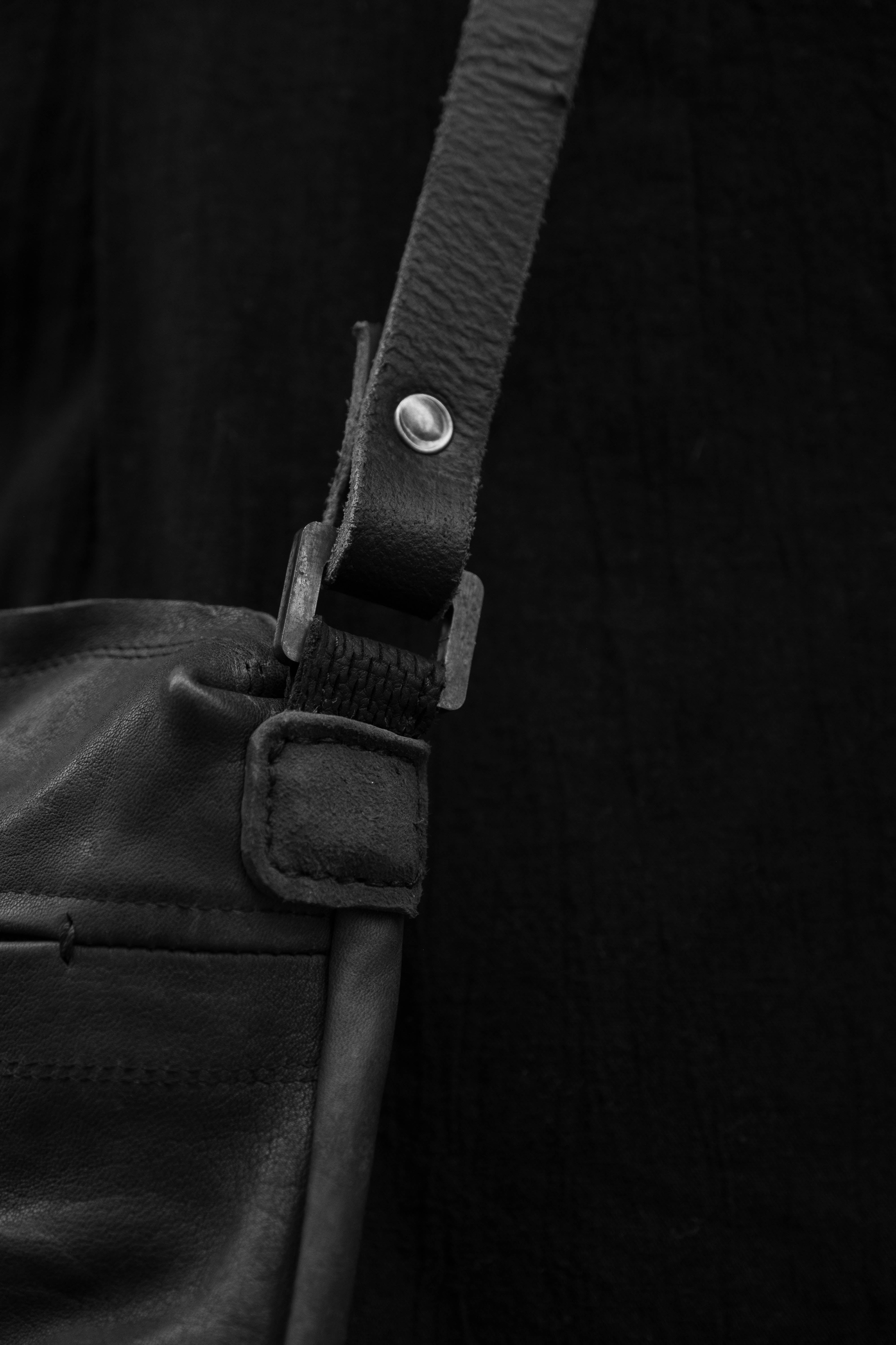 Essential Messenger Bag – The Archive