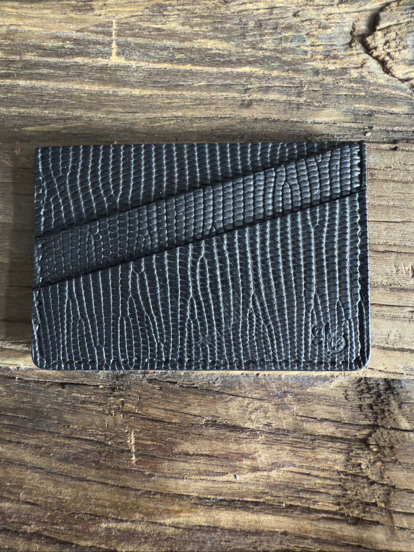 Black Lizard Luz Card Holder