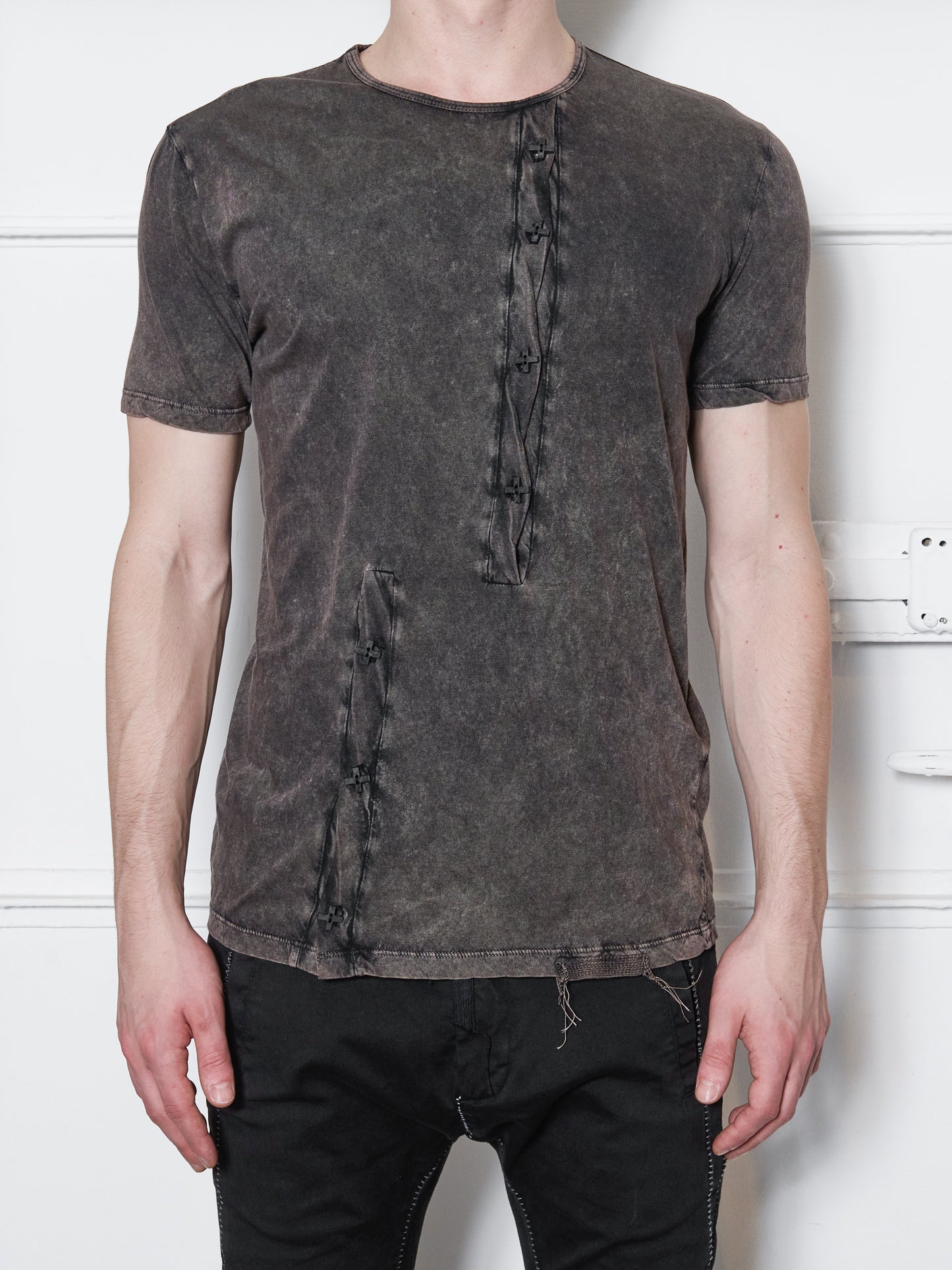 Brown Wash Henley SS T-shirt