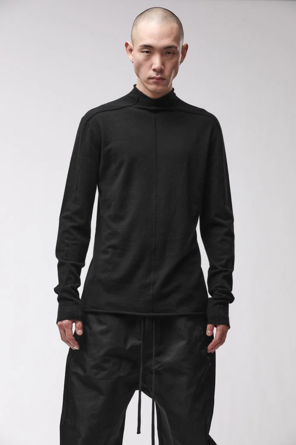 BLACK CASHMERE ROLL-NECK SWEATER MK 130