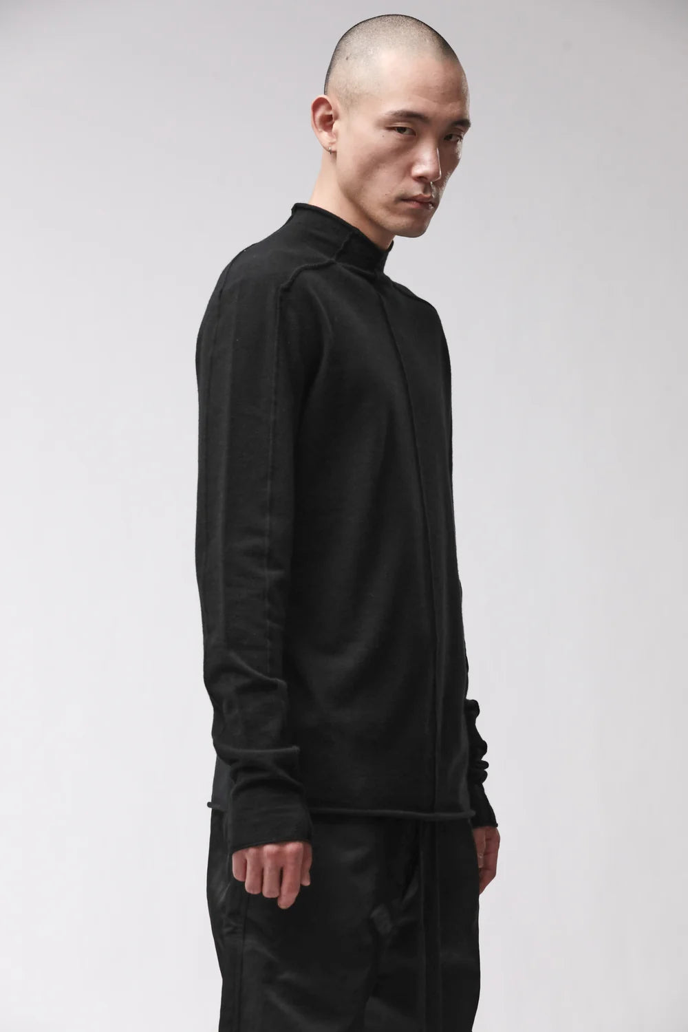 BLACK CASHMERE ROLL-NECK SWEATER MK 130