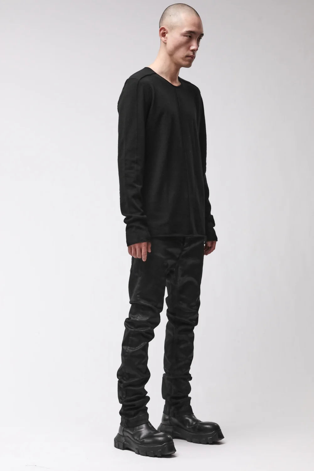 BLACK CASHMERE ROUND NECK SWEATER MK 132