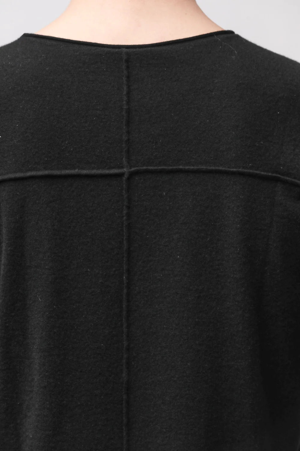 BLACK CASHMERE ROUND NECK SWEATER MK 132