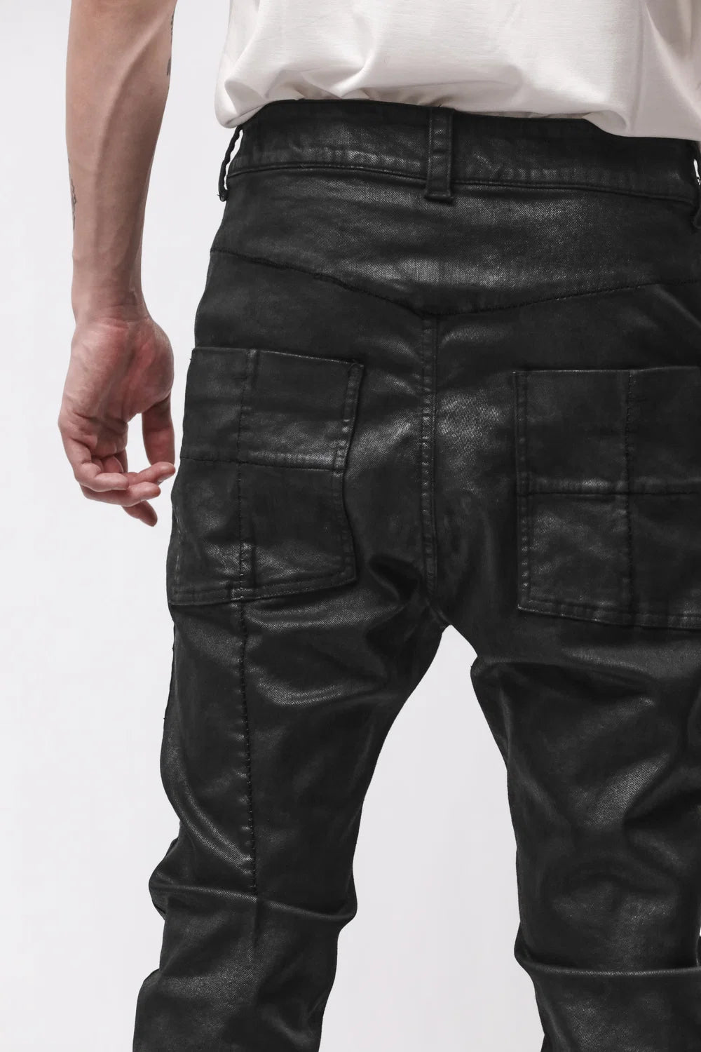 BLACK COATED SLIM DENIM JEANS MT 107