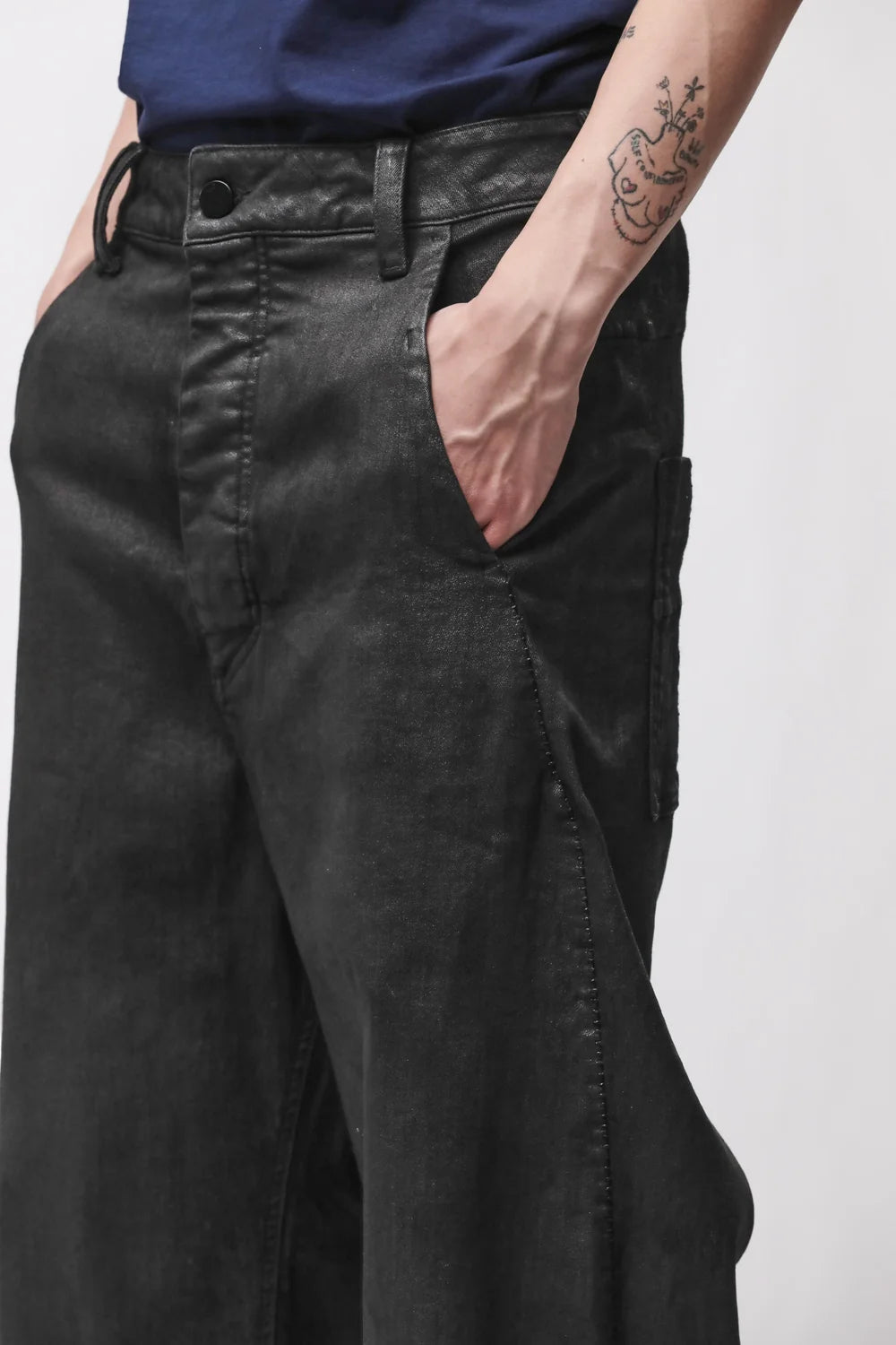 BLACK COATED WIDE LEG DENIM PANTS MT 108