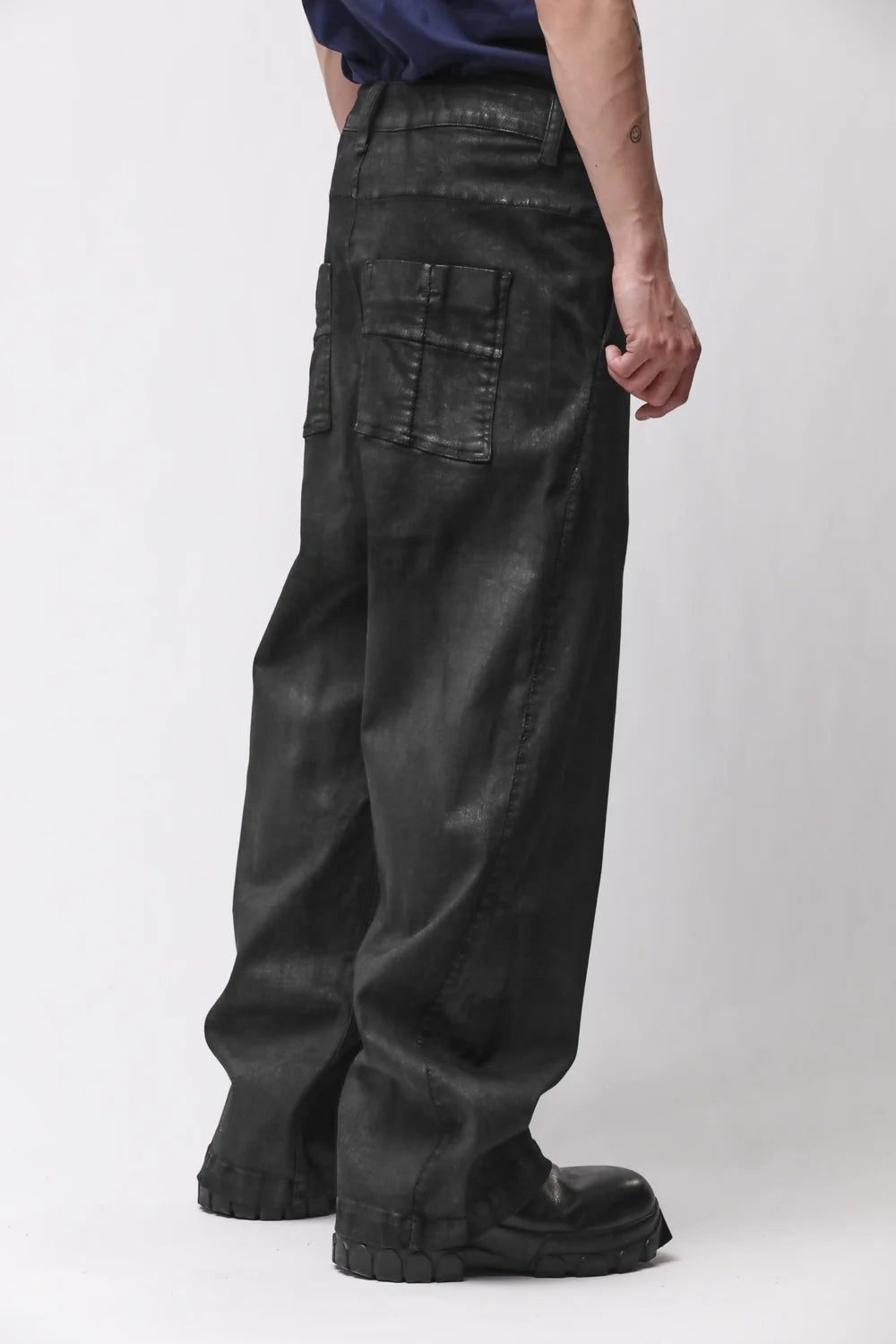 BLACK COATED WIDE LEG DENIM PANTS MT 108