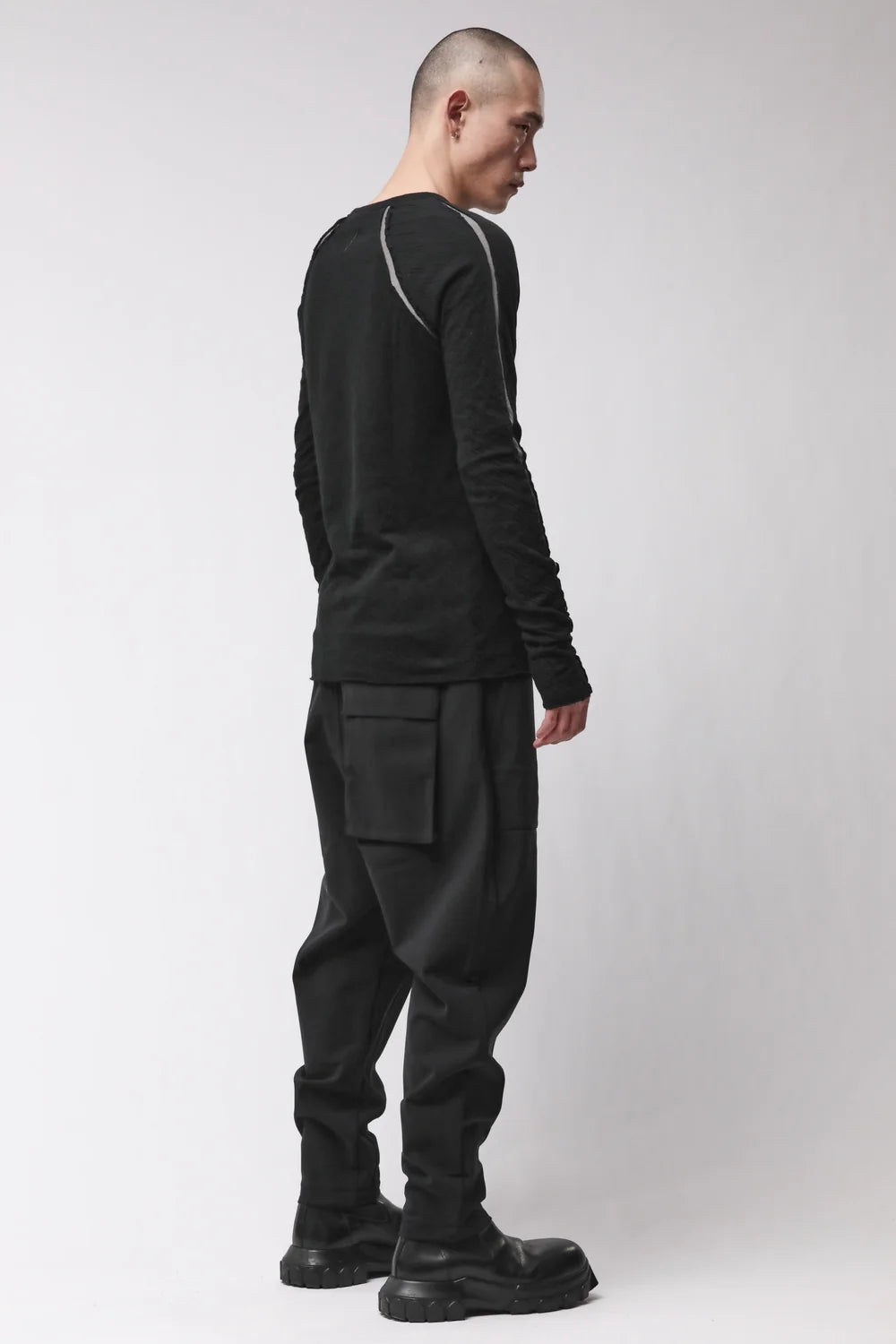 BLACK RAGLAN LONG SLEEVE T-SHIRT MTS 982