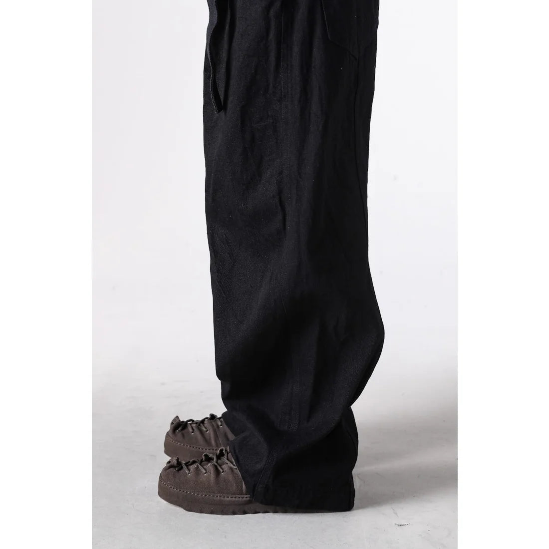 BLACK DENIM BELTED WIDE PANTS