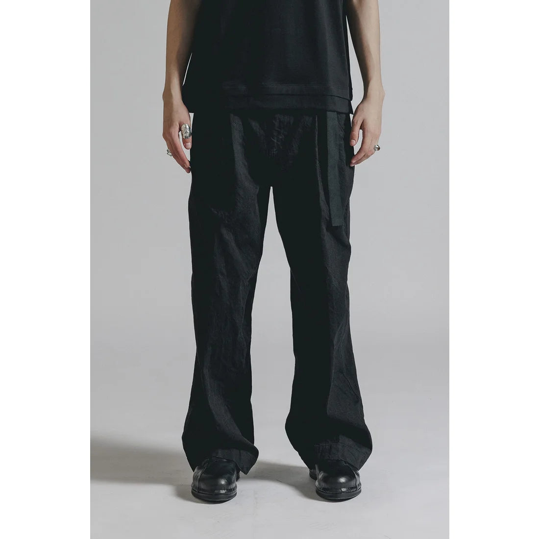 BLACK DENIM BELTED WIDE PANTS