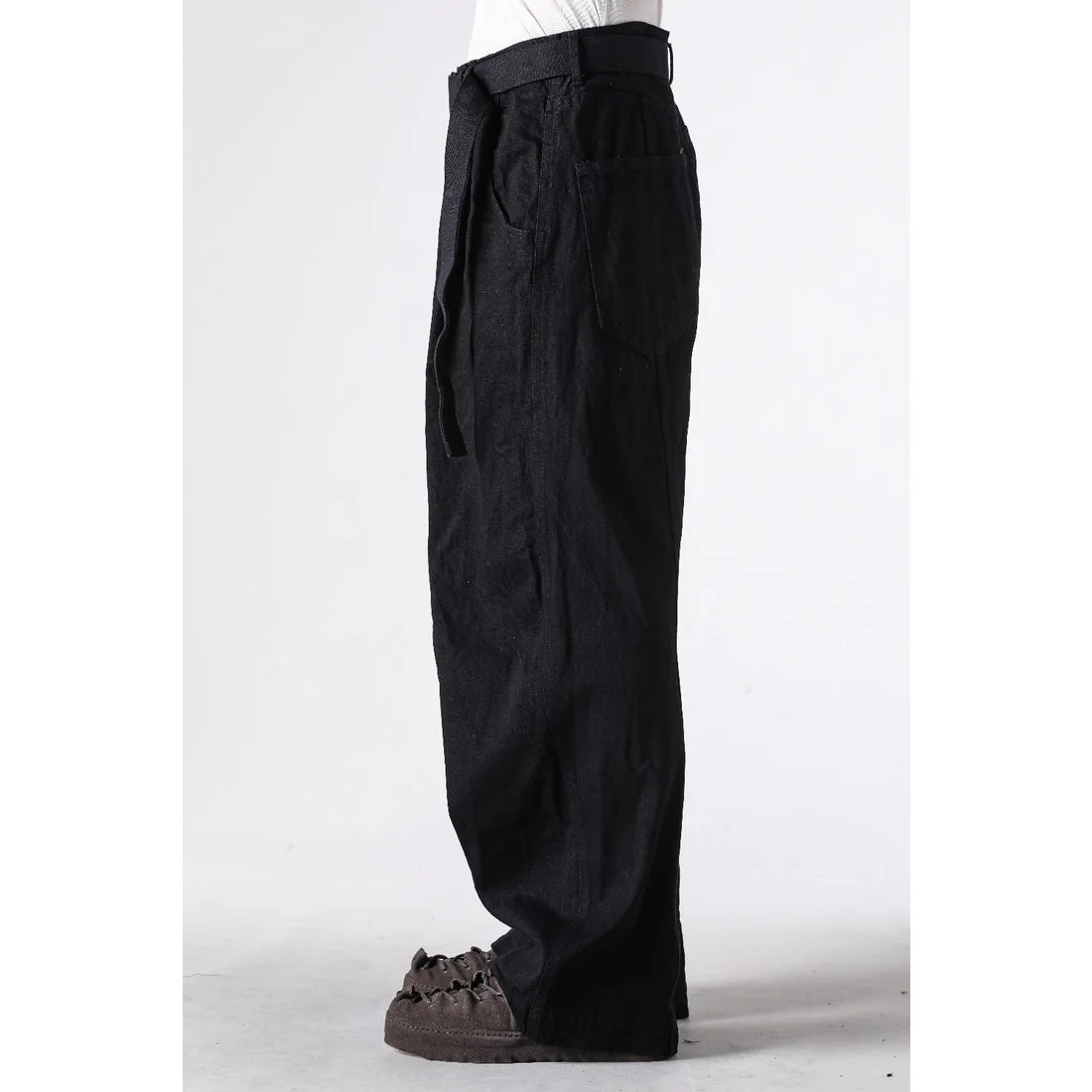 BLACK DENIM BELTED WIDE PANTS