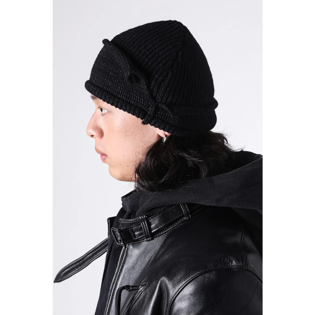 BLACK KNIT BEANIE